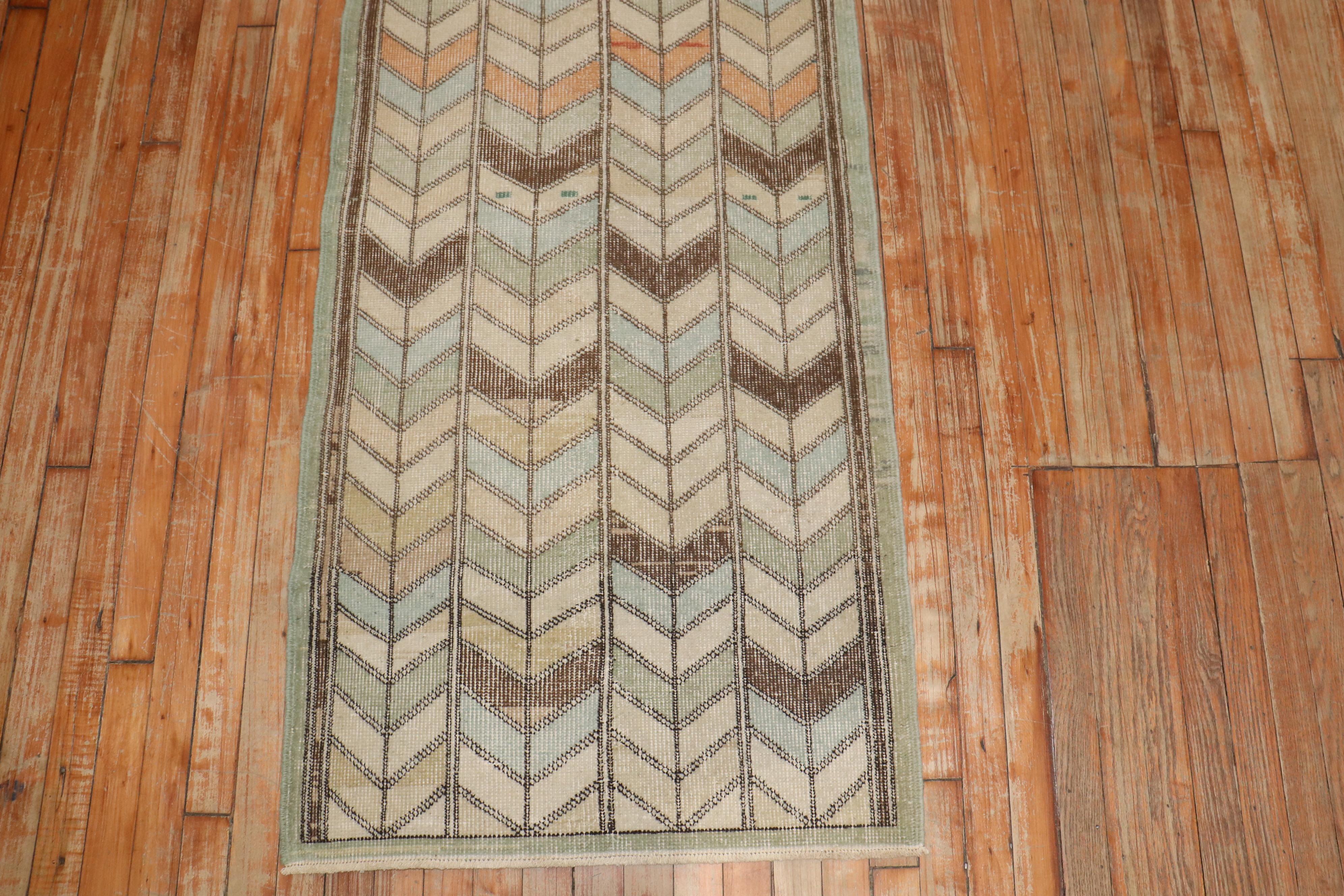 Zabihi Collection Primitive Vintage Türkische Deko Läufer (Wolle) im Angebot