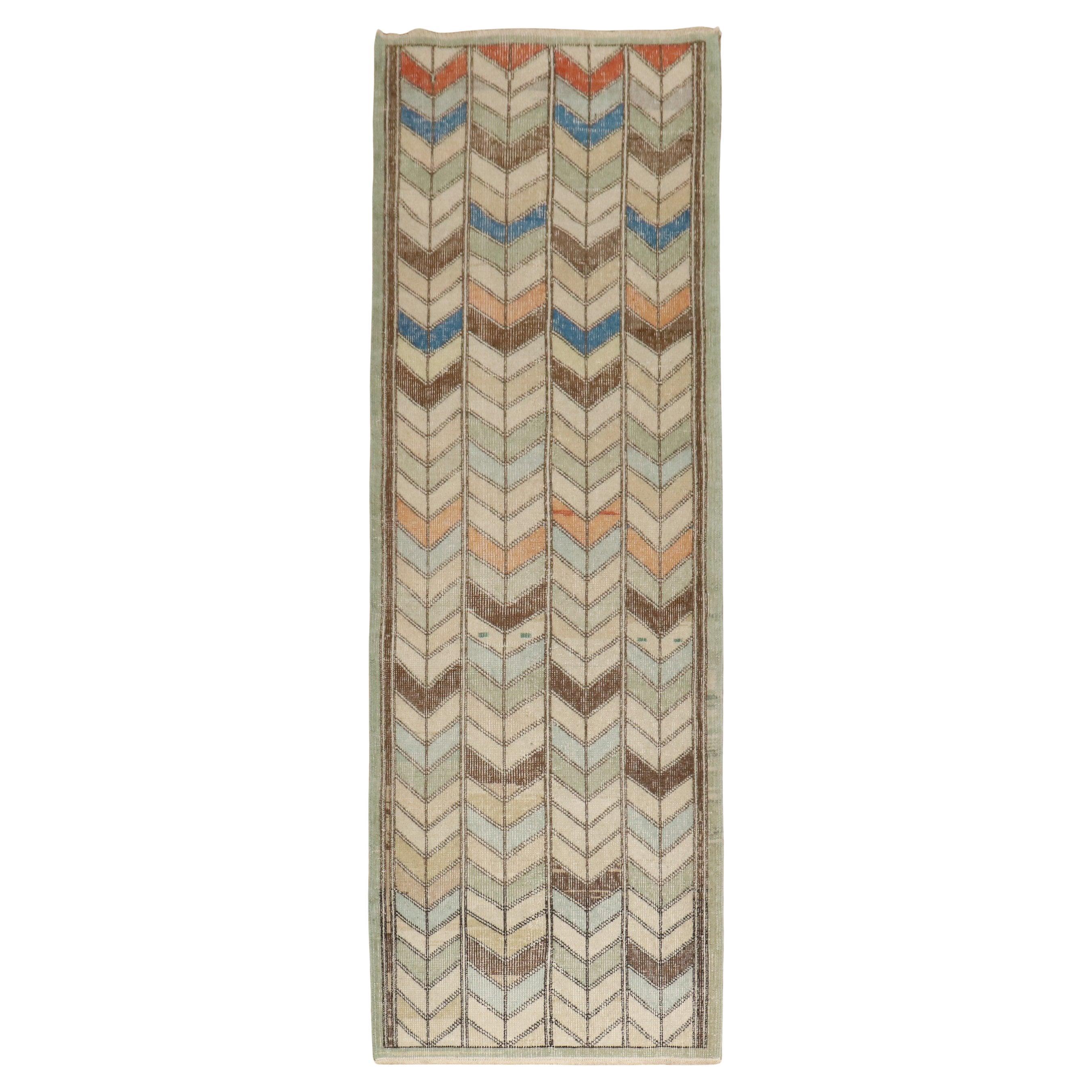 Zabihi Collection Primitive Vintage Türkische Deko Läufer im Angebot