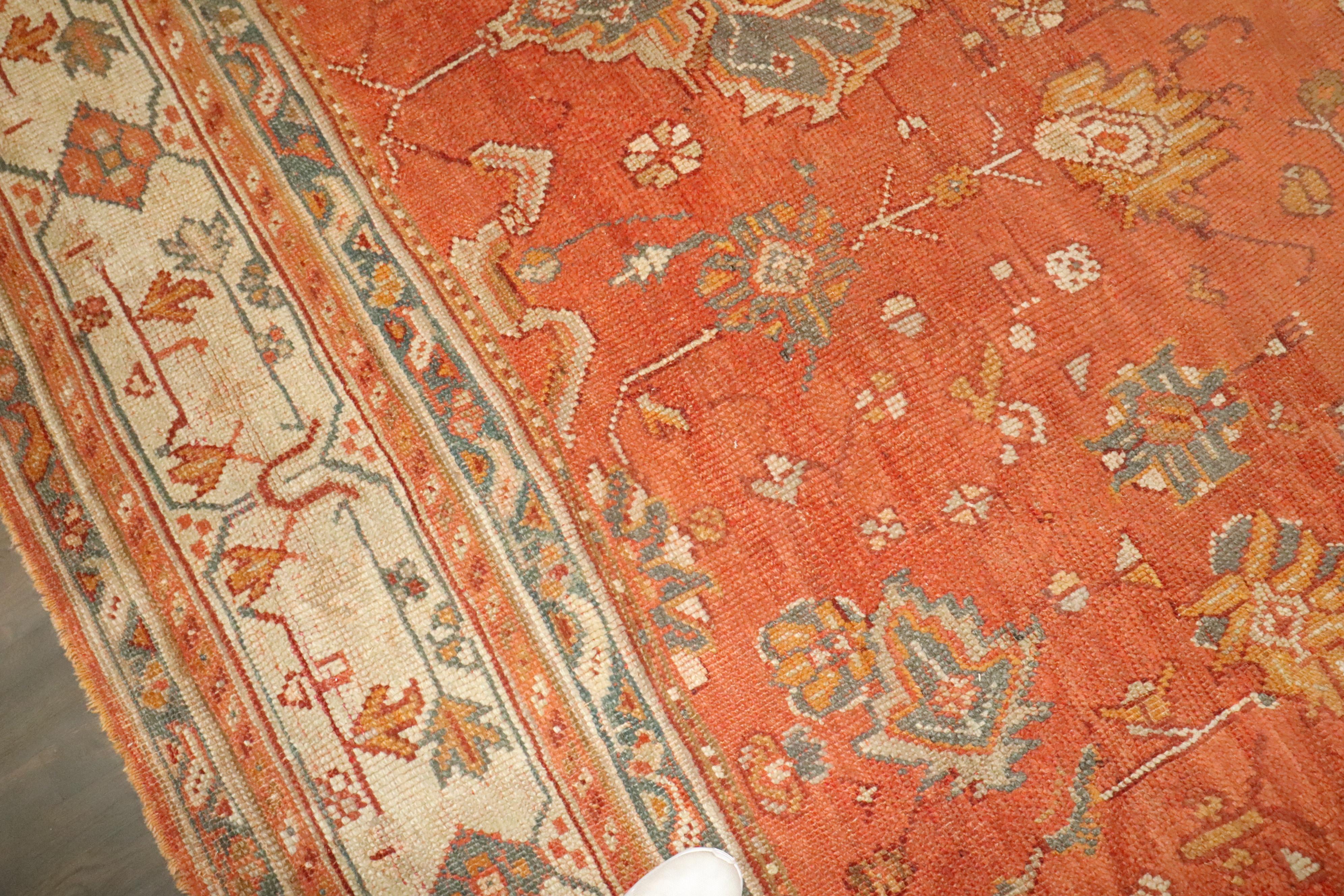 Zabihi Collection Kürbis Orange Großer antiker türkischer Oushak-Teppich im Angebot 8