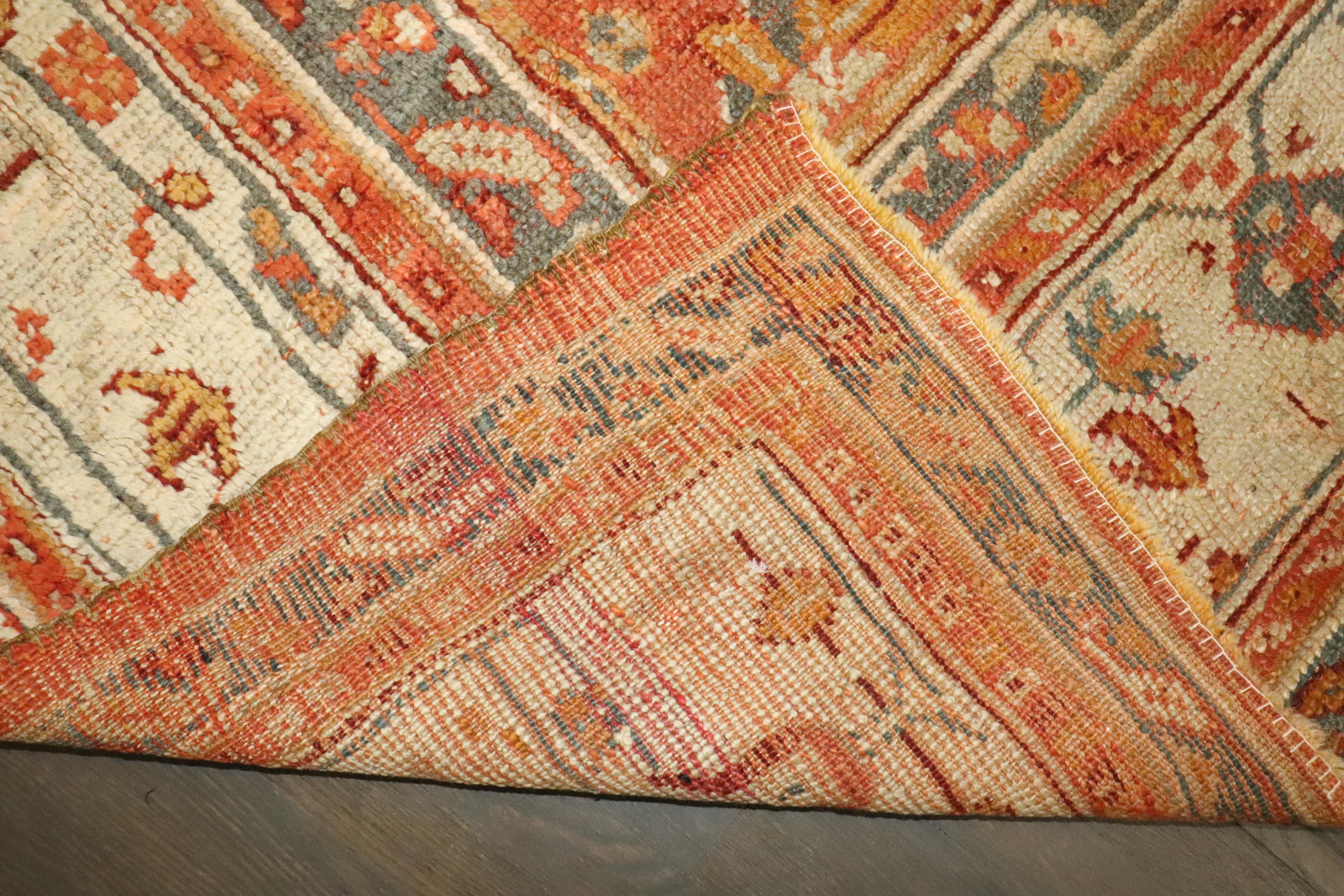 Zabihi Collection Kürbis Orange Großer antiker türkischer Oushak-Teppich (19. Jahrhundert) im Angebot