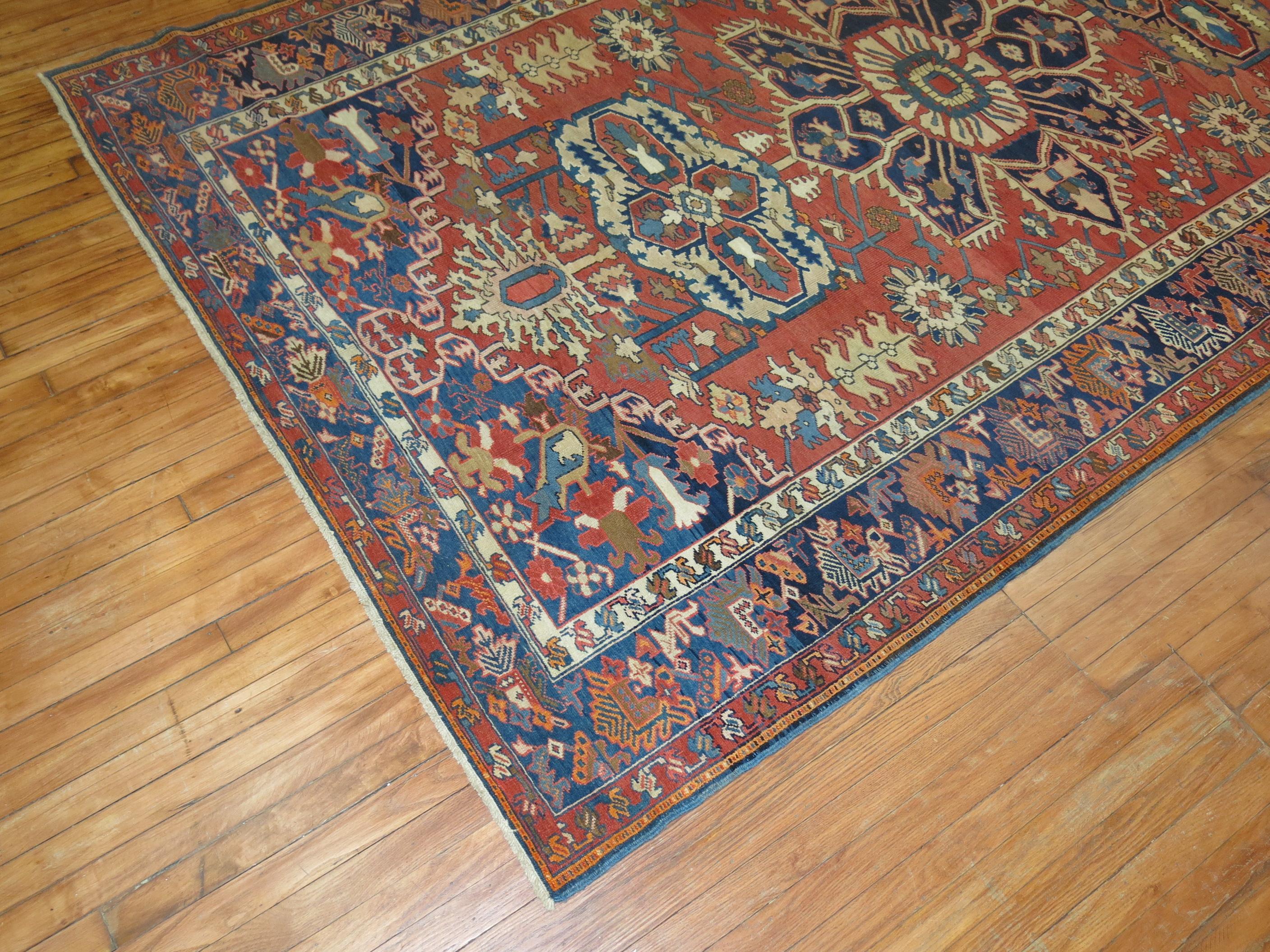 Zabihi Collection Rare Antique Persian Serapi Korridor Läufer (Stammeskunst) im Angebot