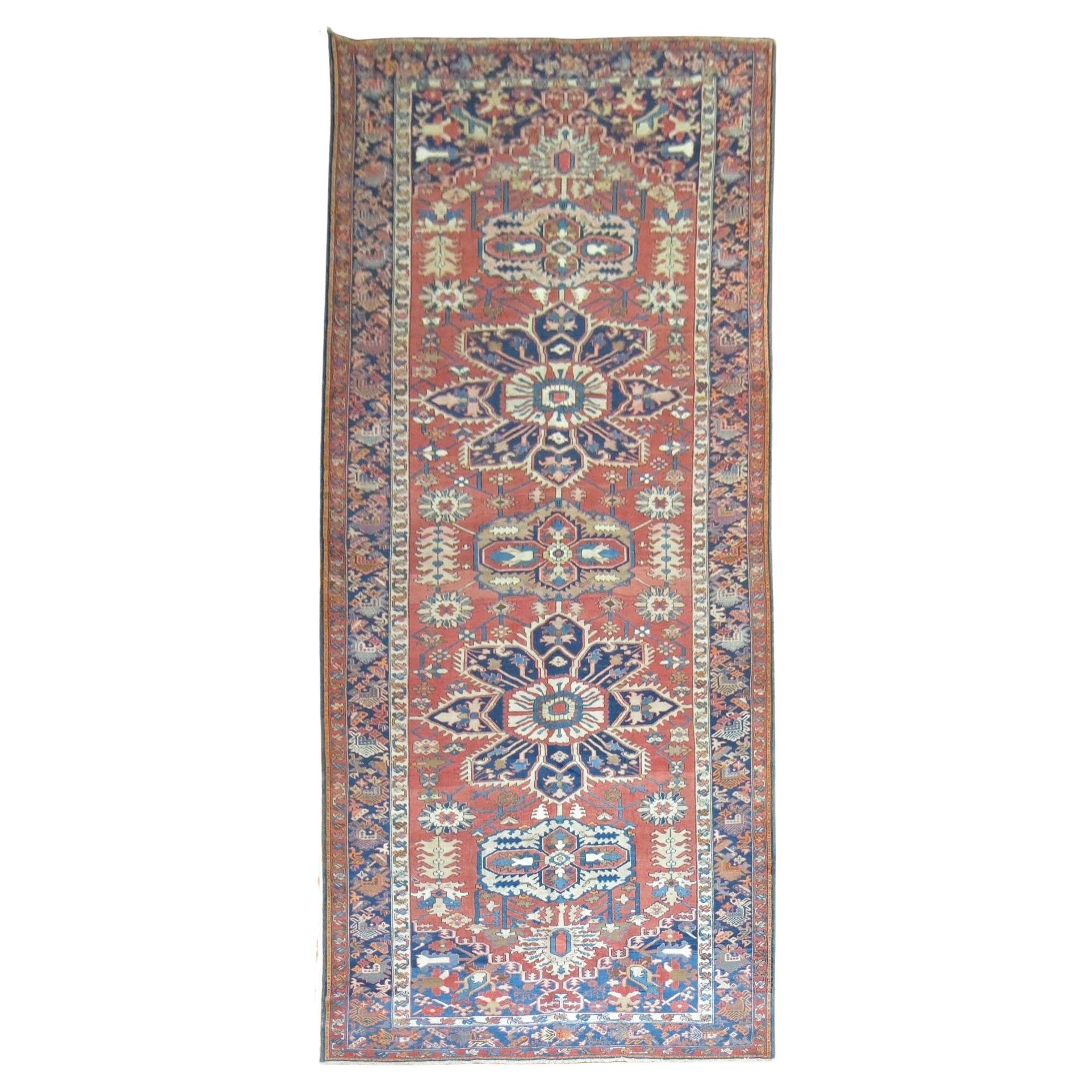 Zabihi Collection Rare Antique Persian Serapi Korridor Läufer im Angebot