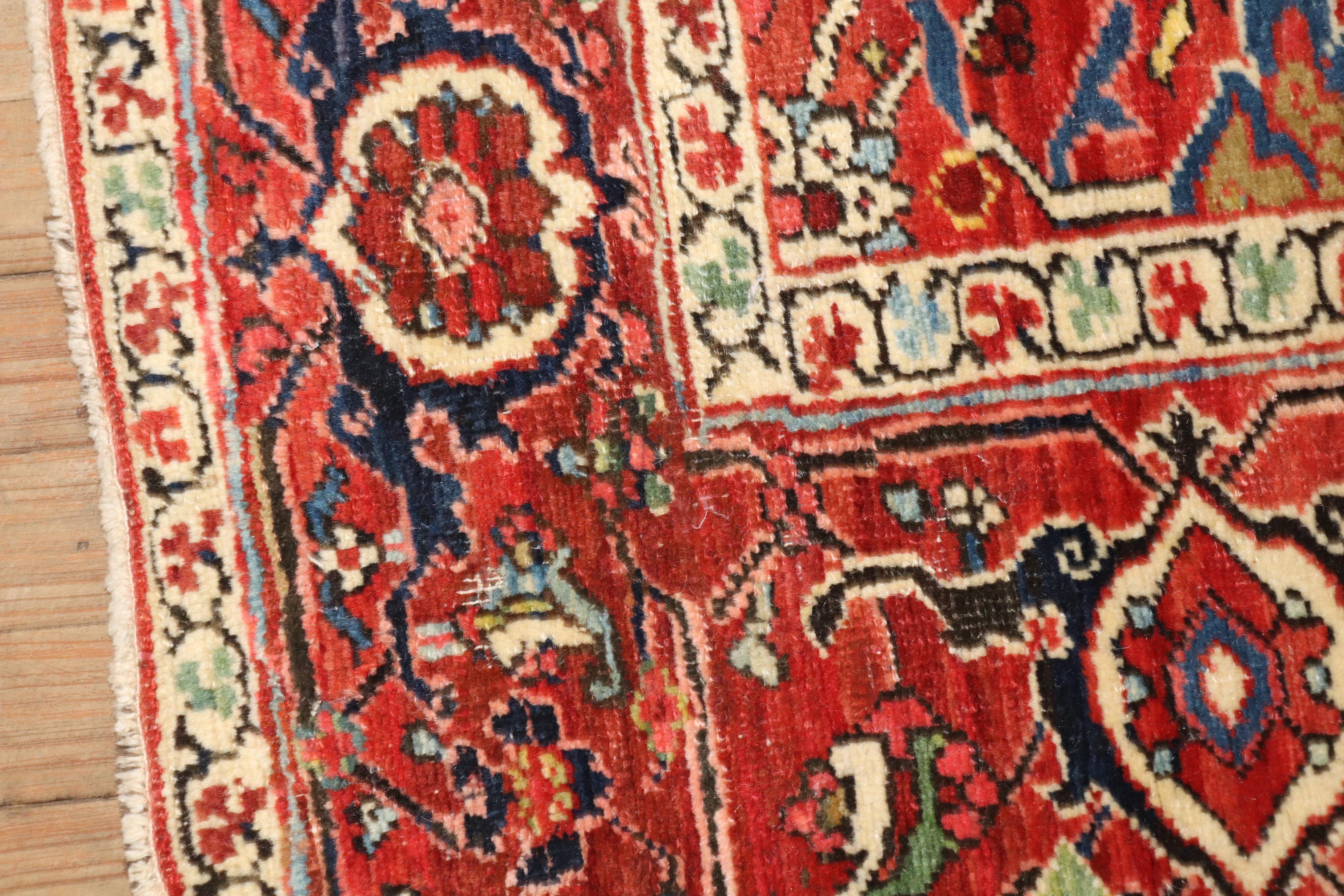 Tapis persan Serapi ancien rouge de la collection Zabihi en vente 3