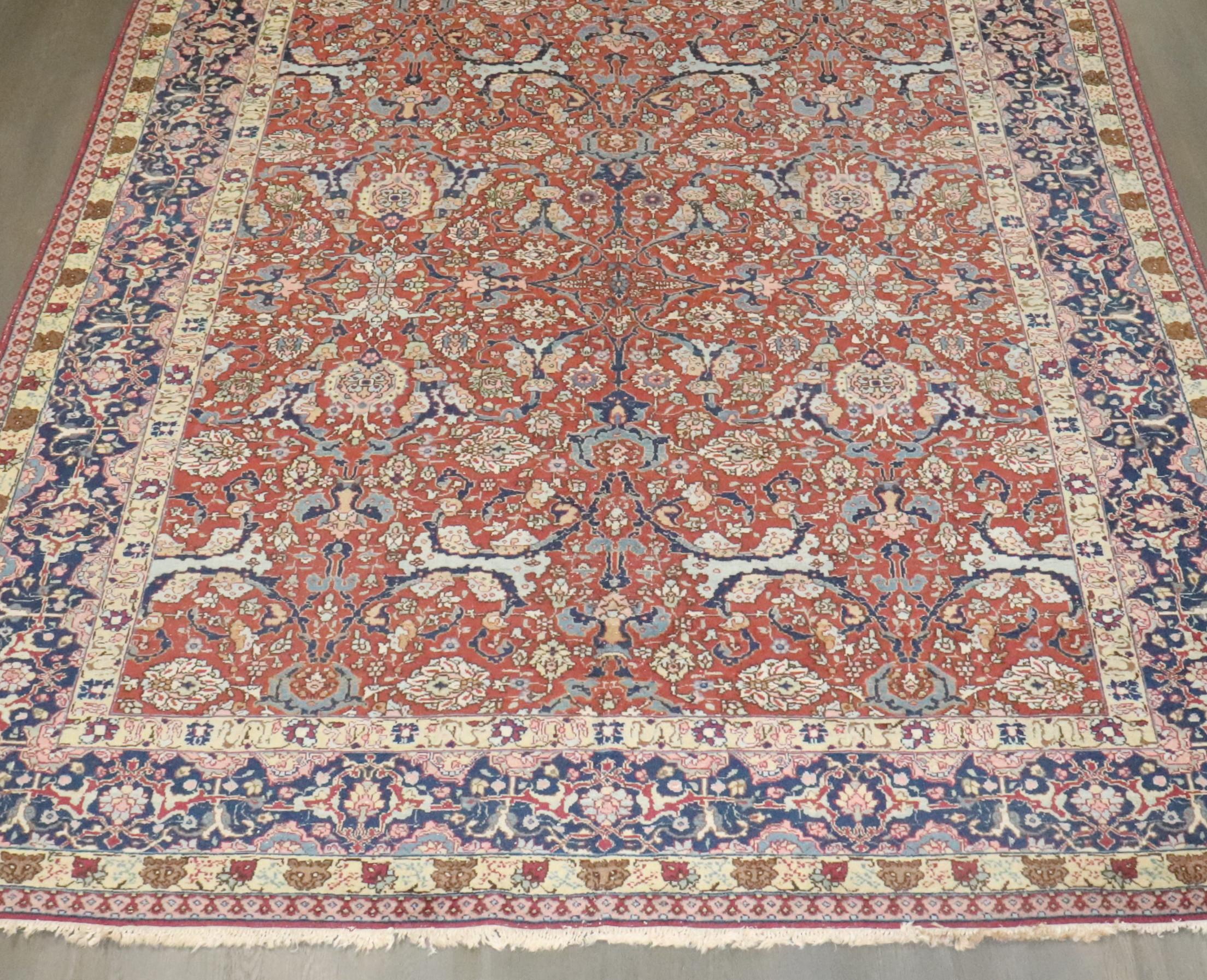 Tappeto Zabihi Collection'S Rosso Antico Persiano Tabriz In condizioni buone in vendita a New York, NY