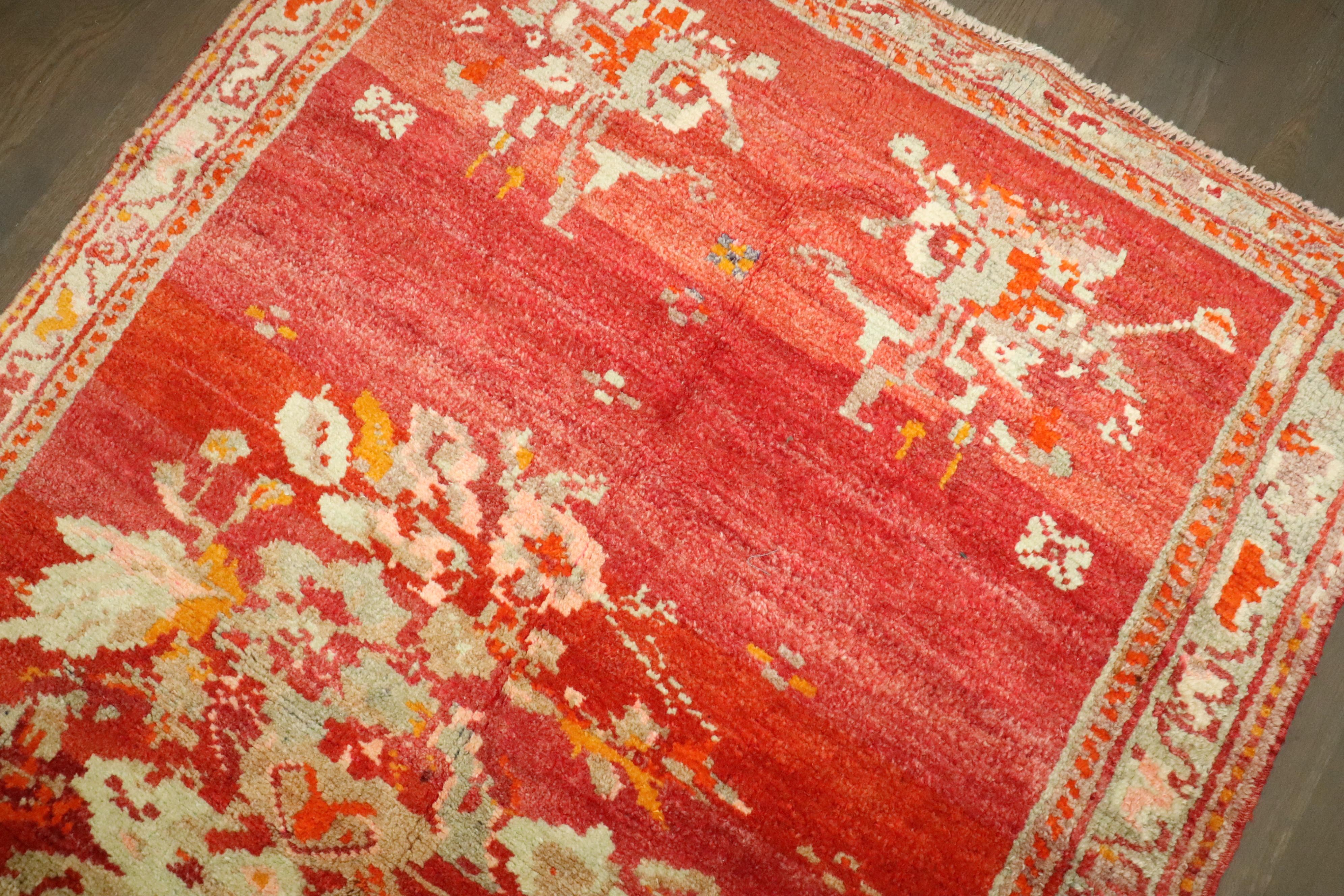 XX secolo Tappeto Zabihi Collectional Rosso Antico Turco Ghiordes Flower Power in vendita