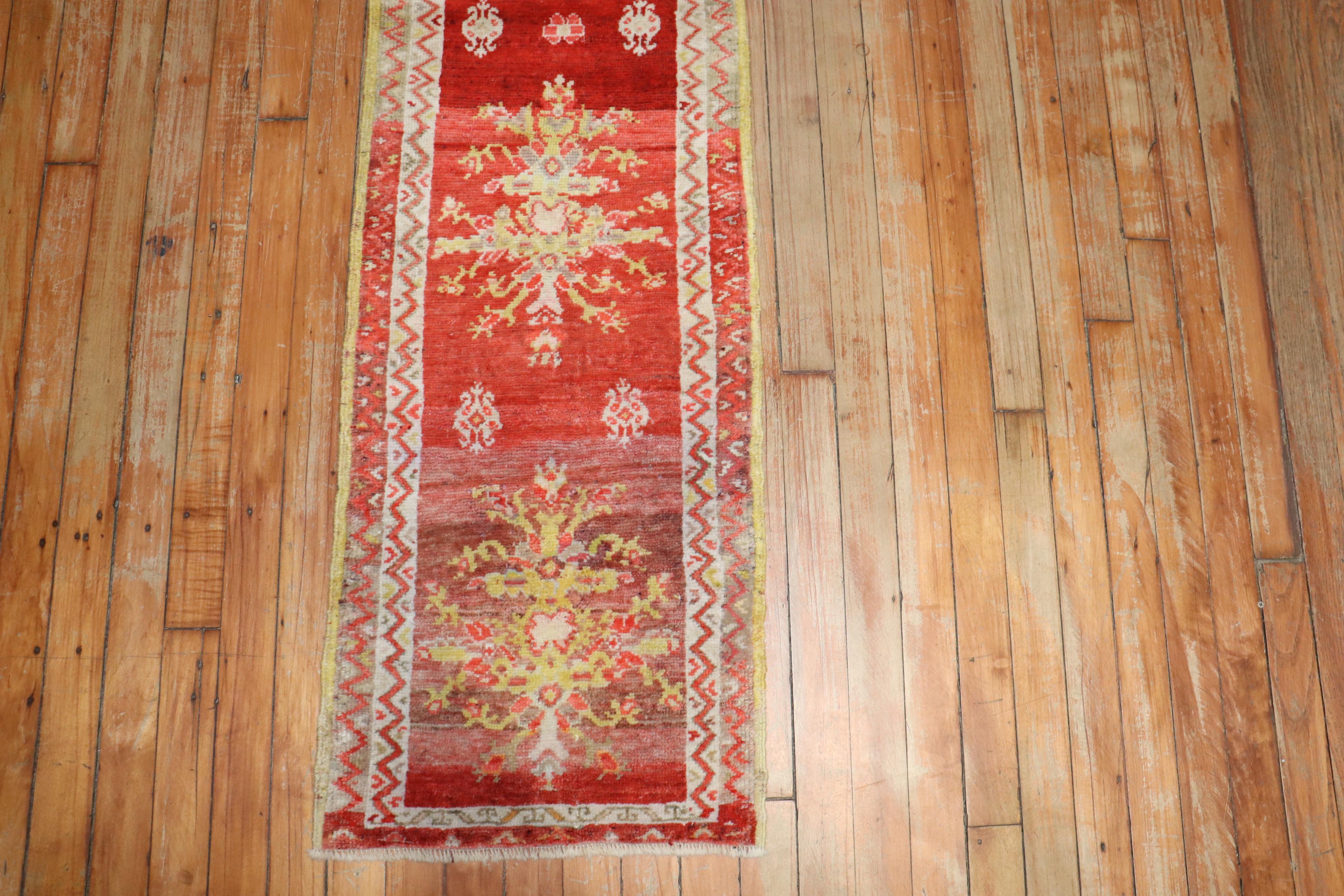 Zabihi Collection Red Turkish Sivas Small Runner In Good Condition For Sale In New York, NY