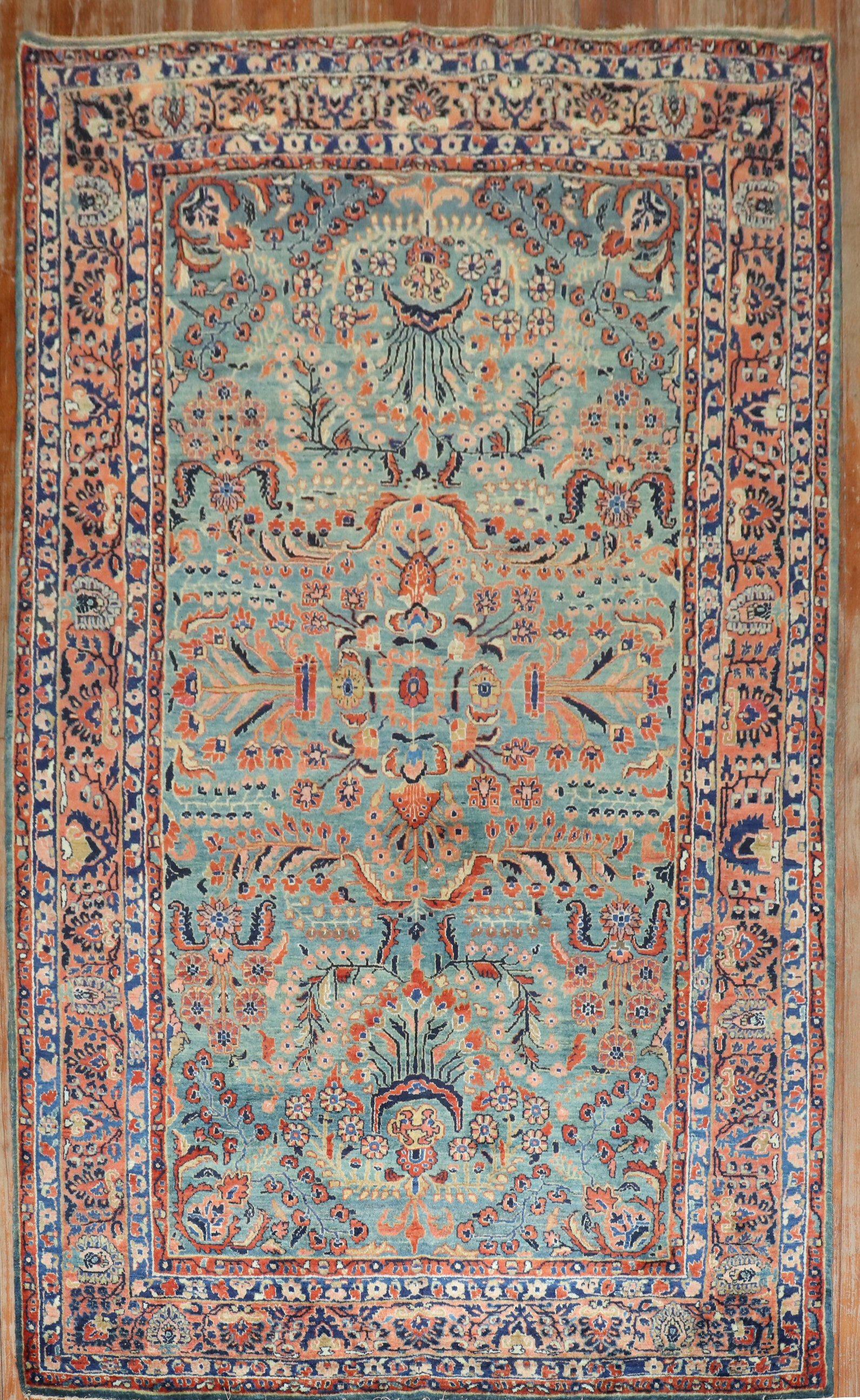 Zabihi Collection Rich Emerald Green Antique Sarouk Rug In Good Condition For Sale In New York, NY