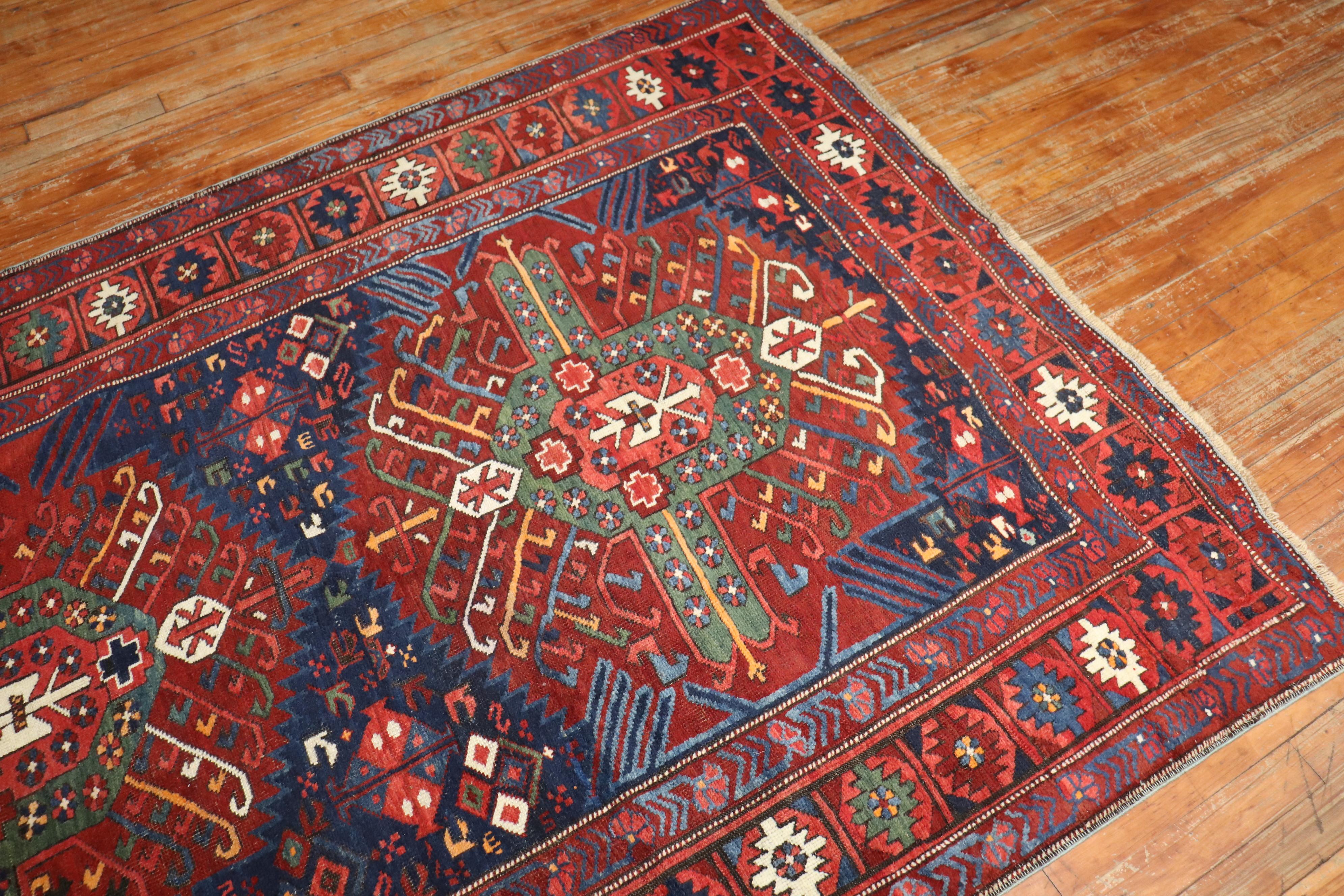 Tapis de galerie caucasien zeychour rustique du début du 20e siècle, à l'allure traditionnelle.

Détails
rug no.	j2149
taille	4' 10