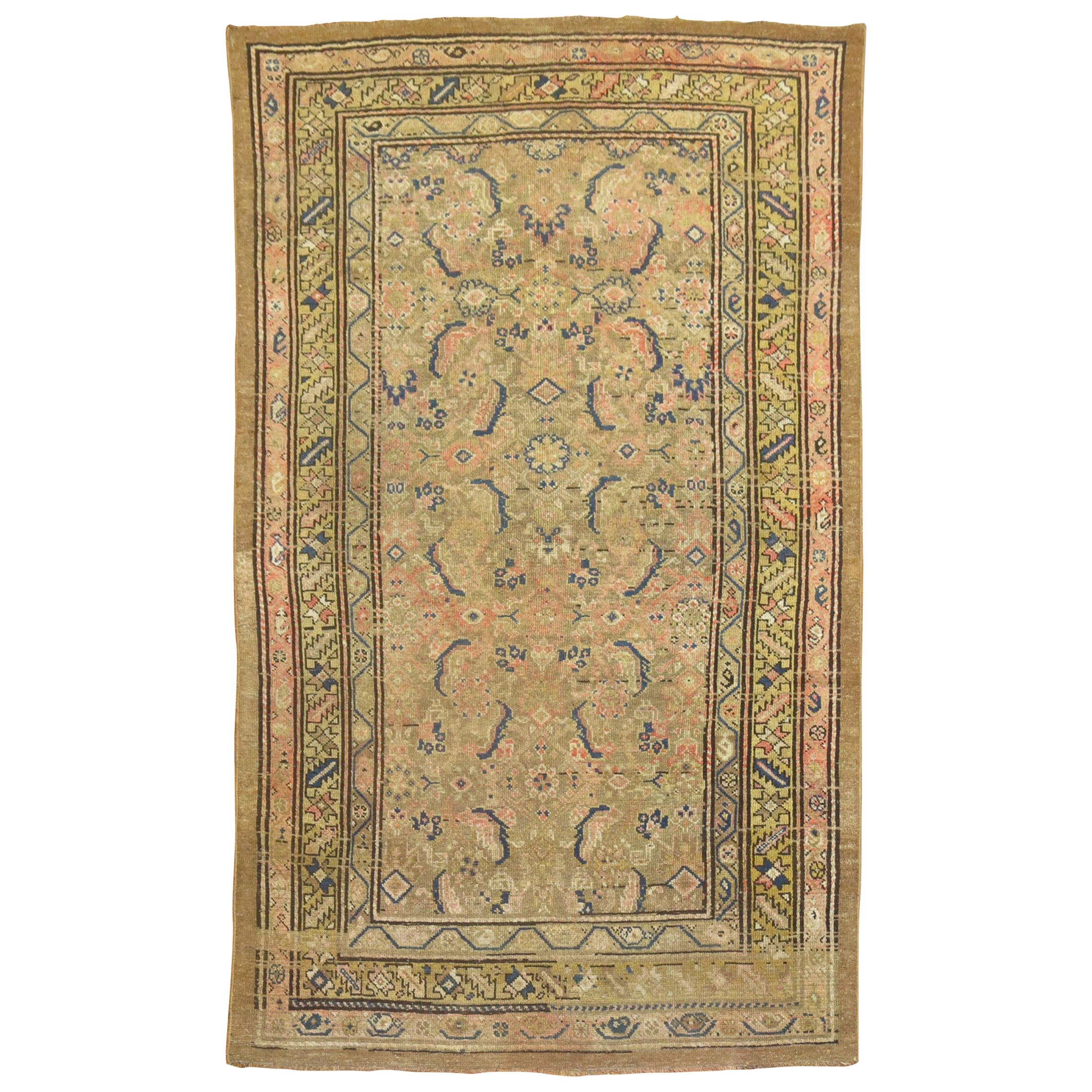 Zabihi Collection Serab Kamelhaarteppich im Angebot