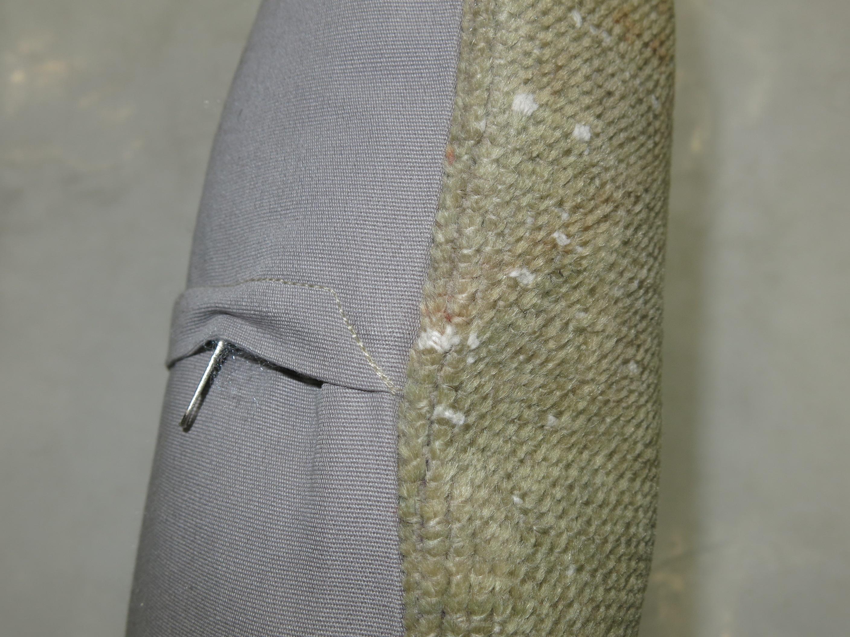 Shabby Chic Vintage Oushak-Teppich Kissen (21. Jahrhundert und zeitgenössisch) im Angebot