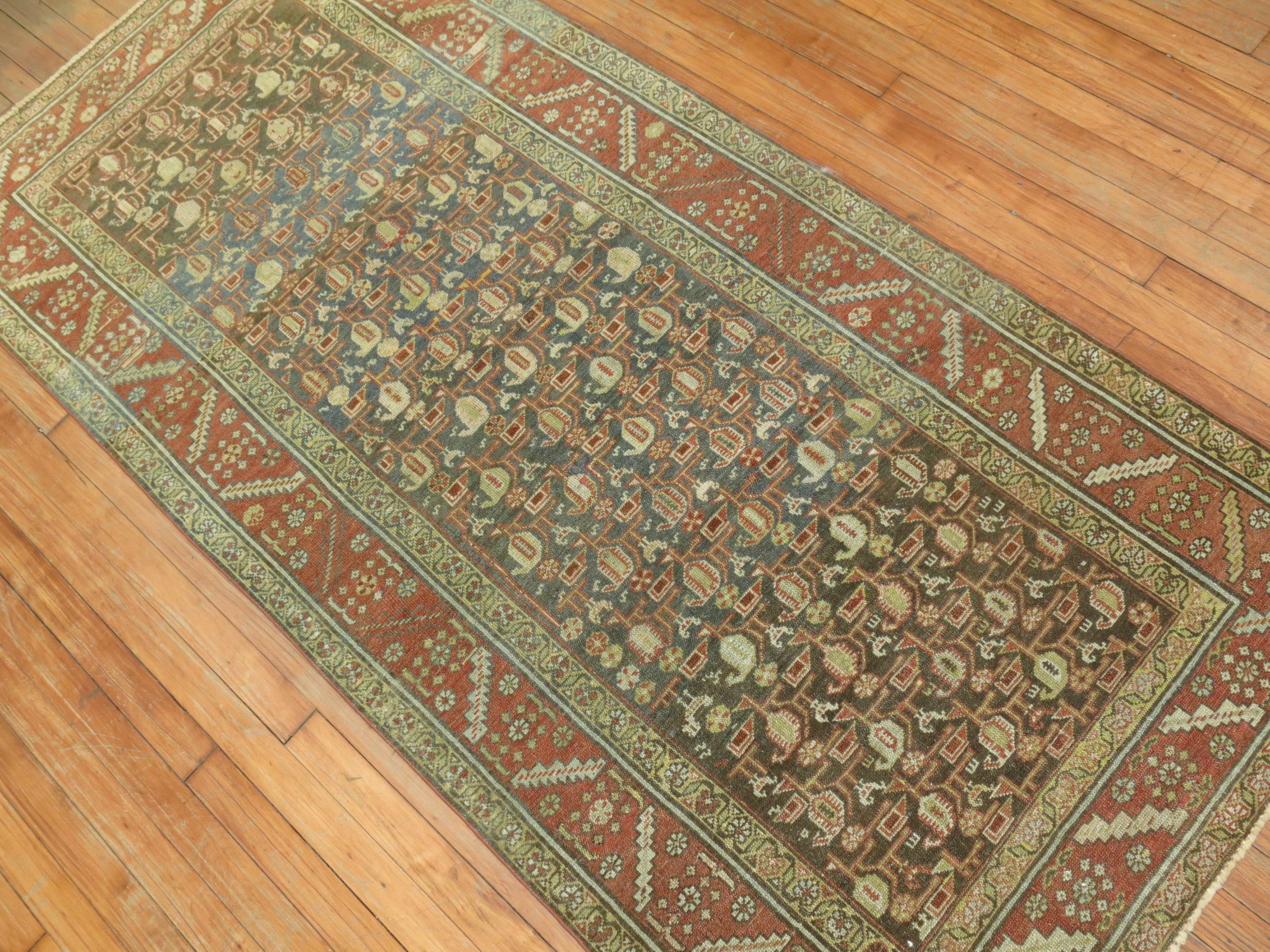 Annodato a mano Zabihi Collection'S Piccolo Runner persiano Malayer in vendita