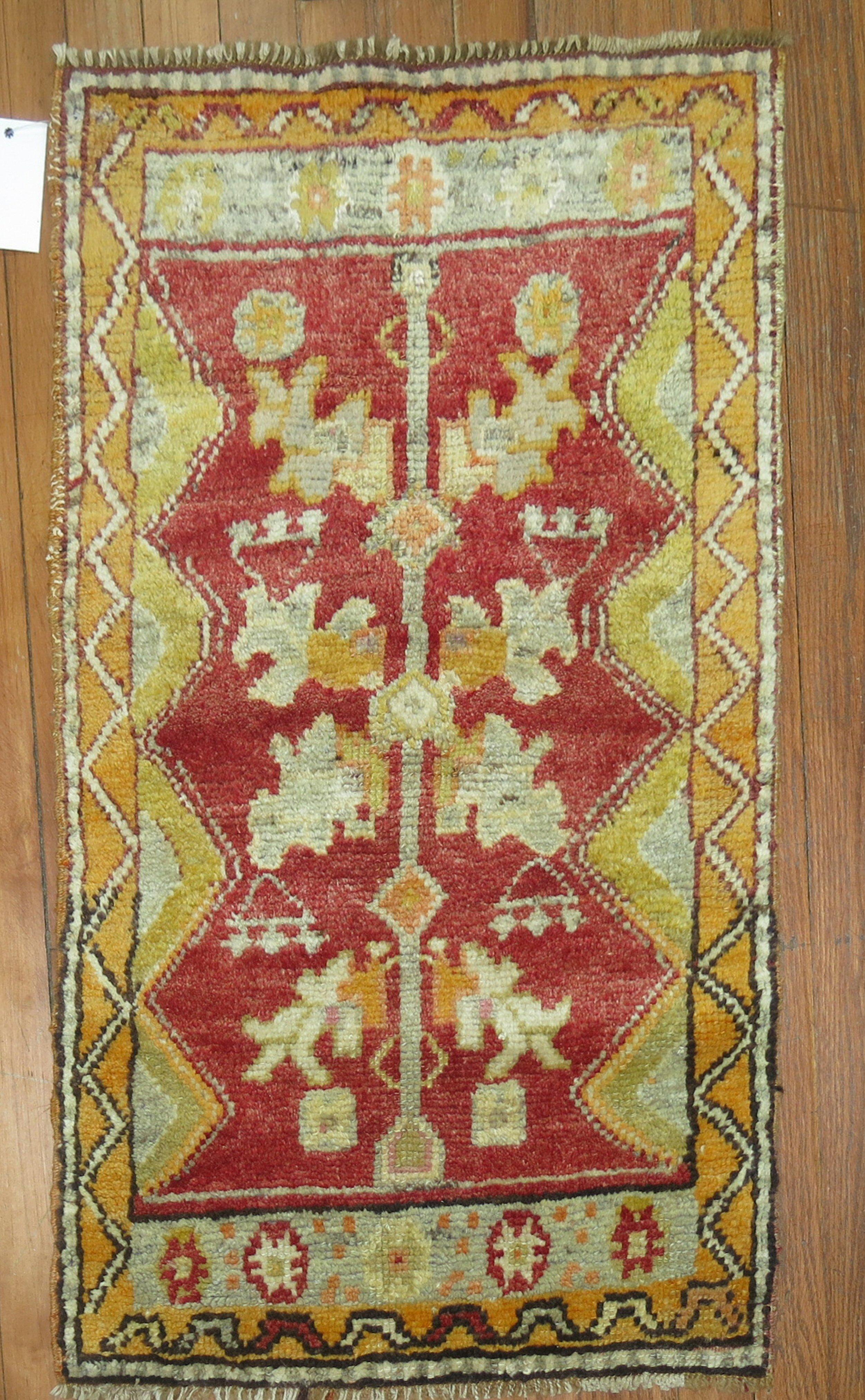 Mini size mid 20th century turkish anatolian rug

Measures: 1'10'' x 3'