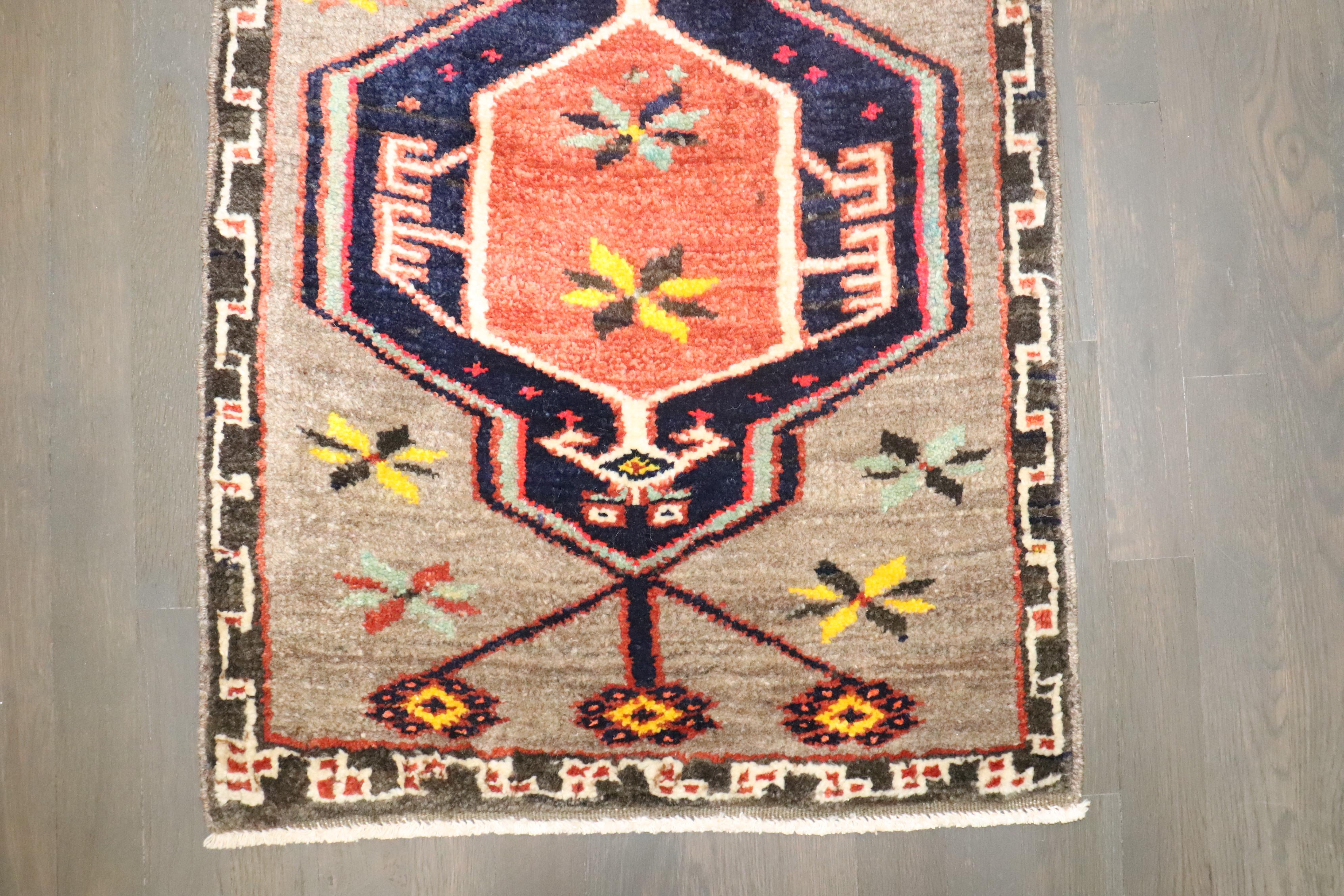 Adirondack Petit tapis turc vintage collection Zabihi en vente