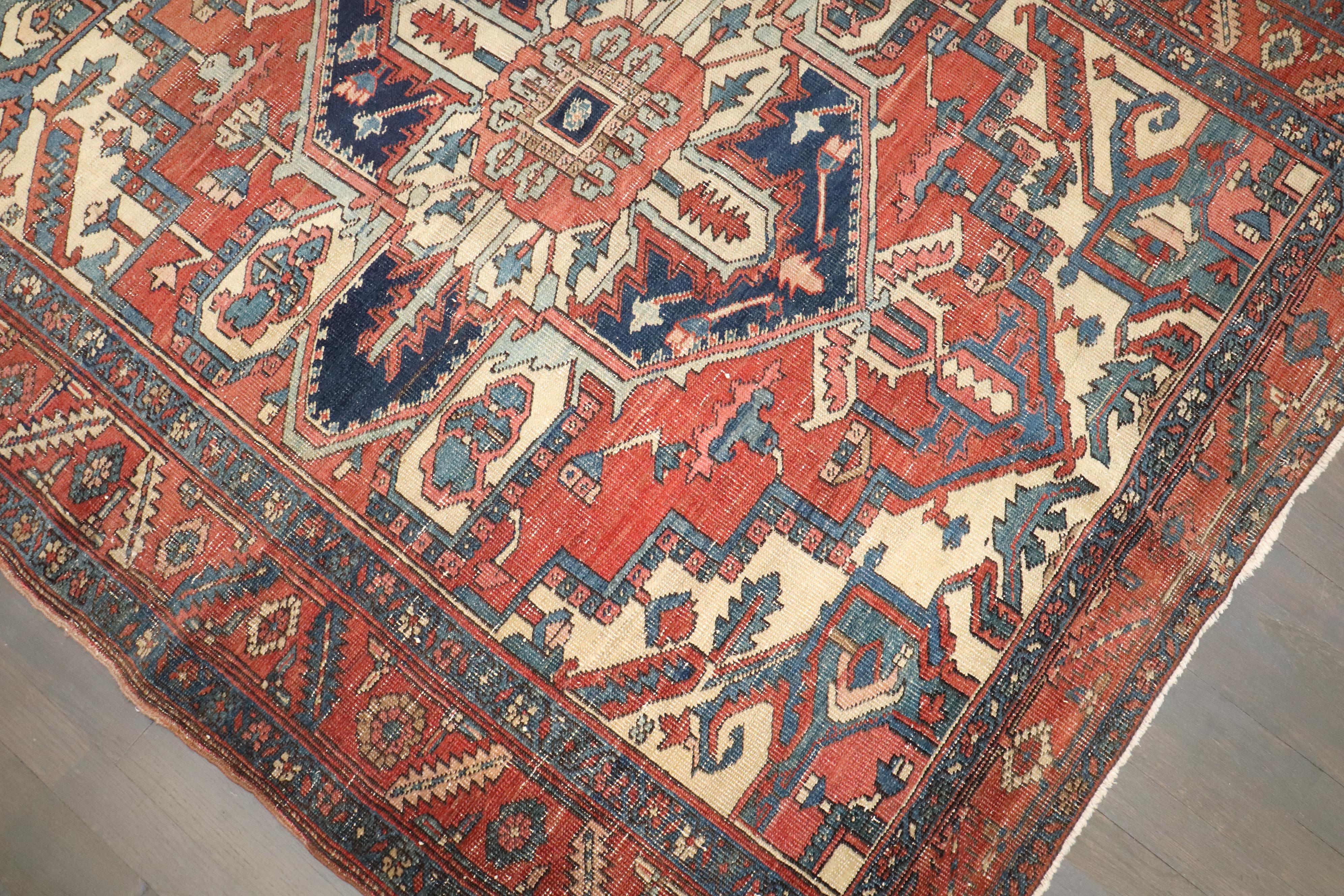 Rare square size Persian Heriz Serapi rug from the 1900s

Measures: 5' x 6'