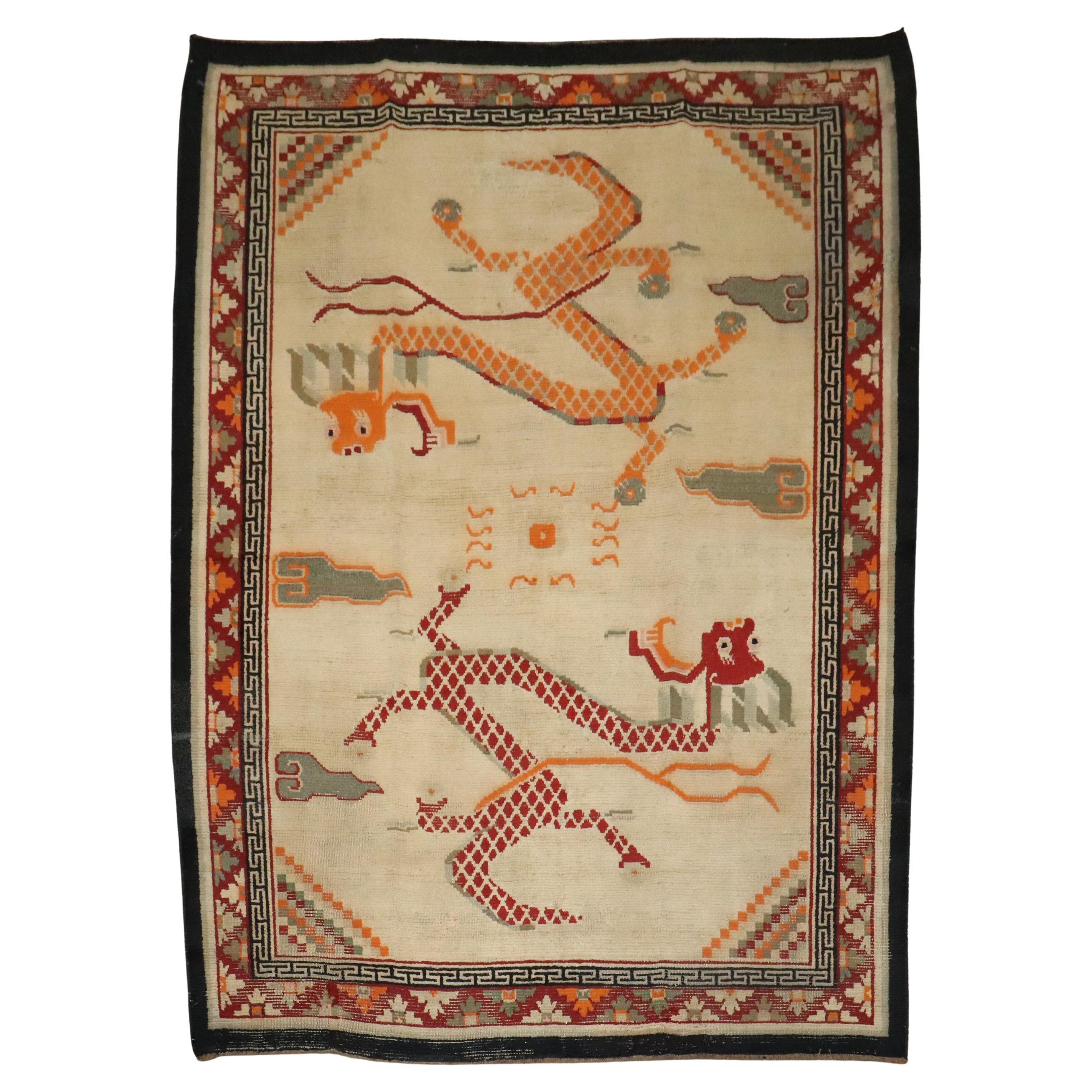 Tapis tibétain vintage carré Dragon de la collection Zabihi en vente