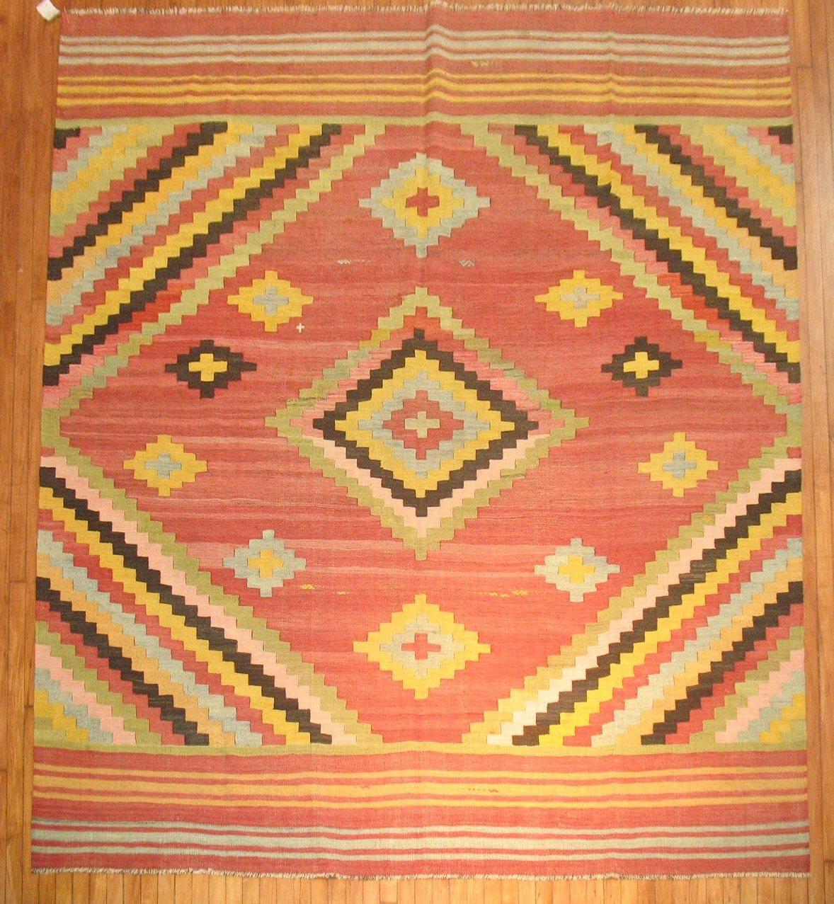 Bohémien Kilim turco quadrato della collezione Zabihi, dimensioni della stanza. in vendita