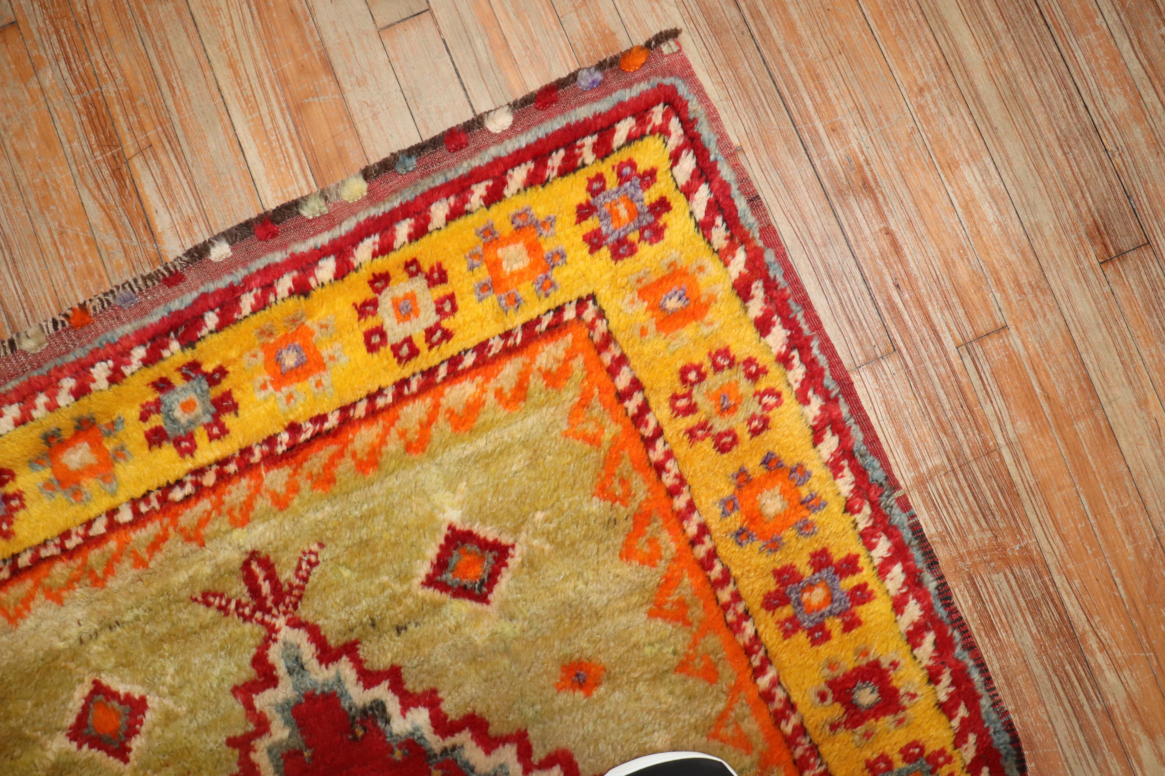 Tappeto quadrato Zabihi Collection'S Vintage Turco Tulu Quadrato In condizioni buone in vendita a New York, NY