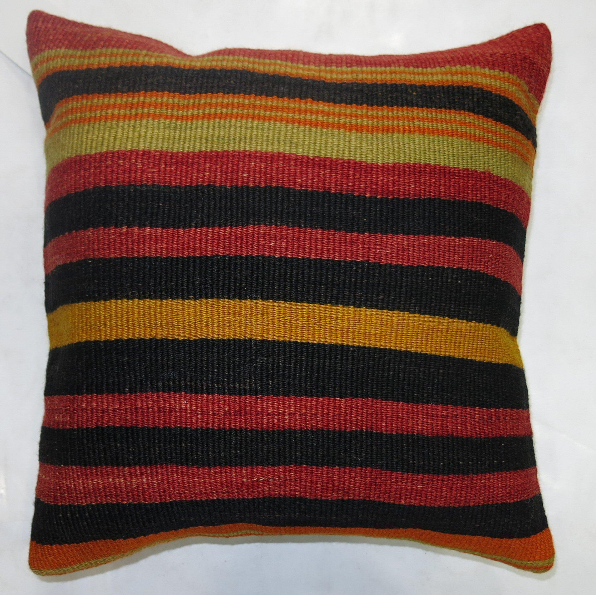 Pillow made from a vintage striped turkish kilim

Measures: 16