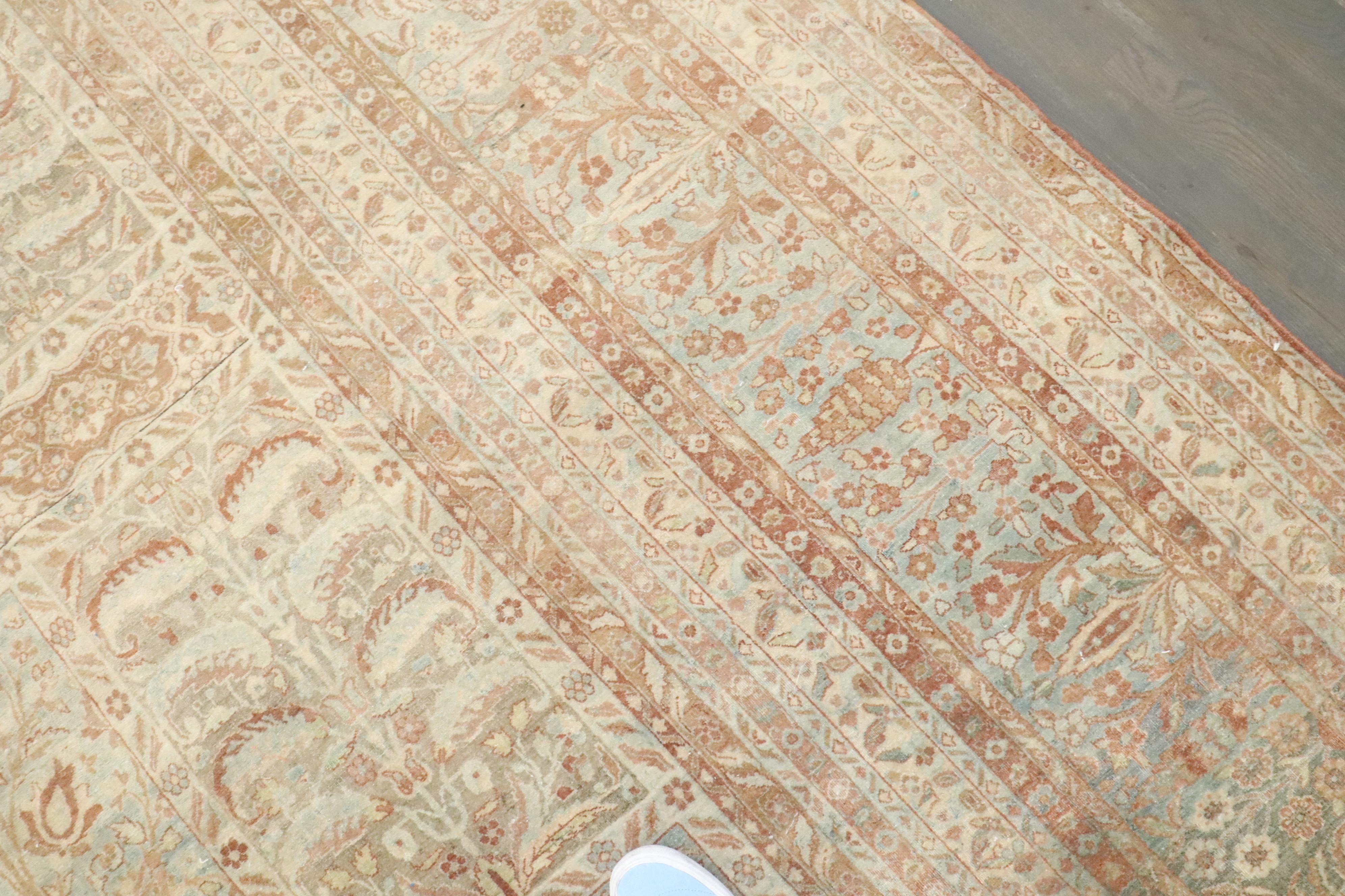 Zabihi Collection S/One Stunning Garden Design Antique Persian Kerman Carpet (tapis persan ancien de Kerman) en vente 3