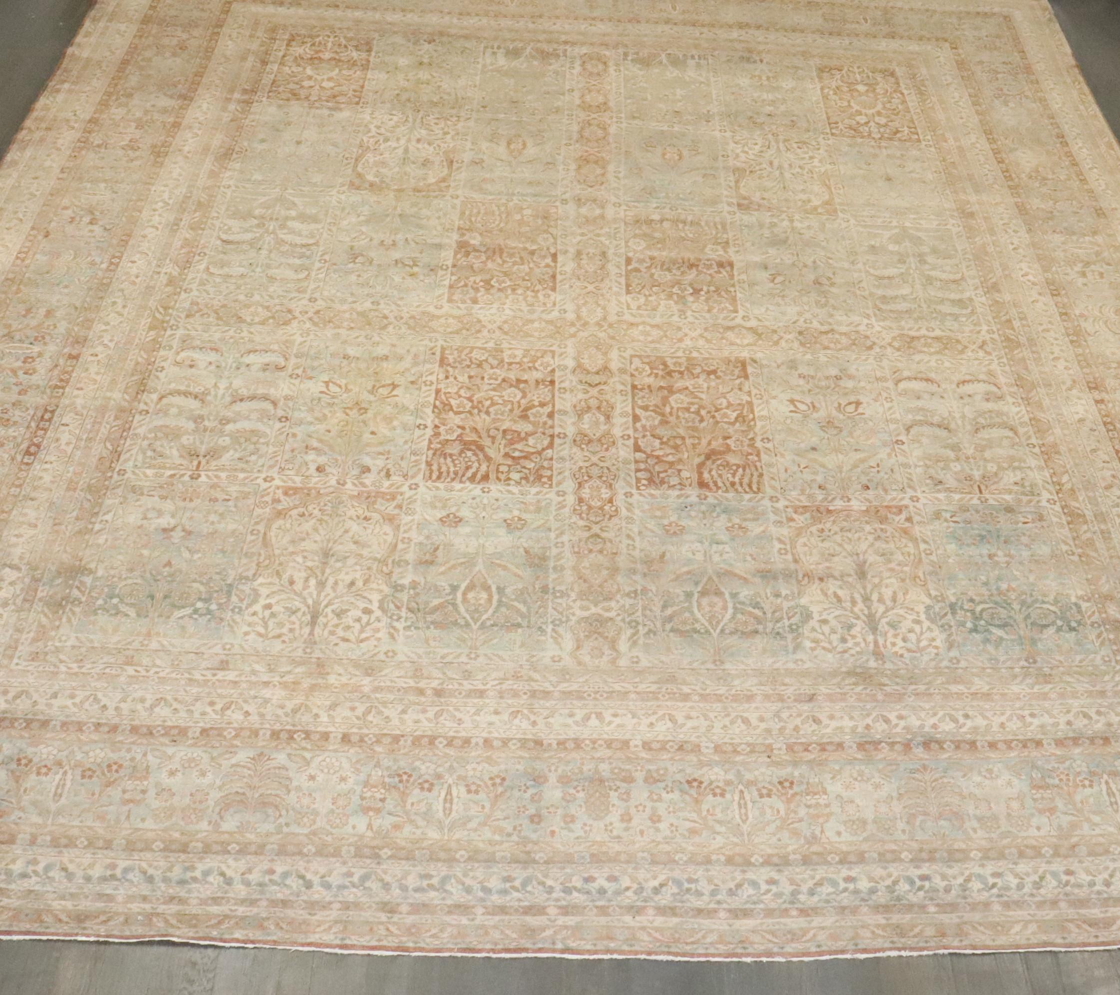 Laine Zabihi Collection S/One Stunning Garden Design Antique Persian Kerman Carpet (tapis persan ancien de Kerman) en vente