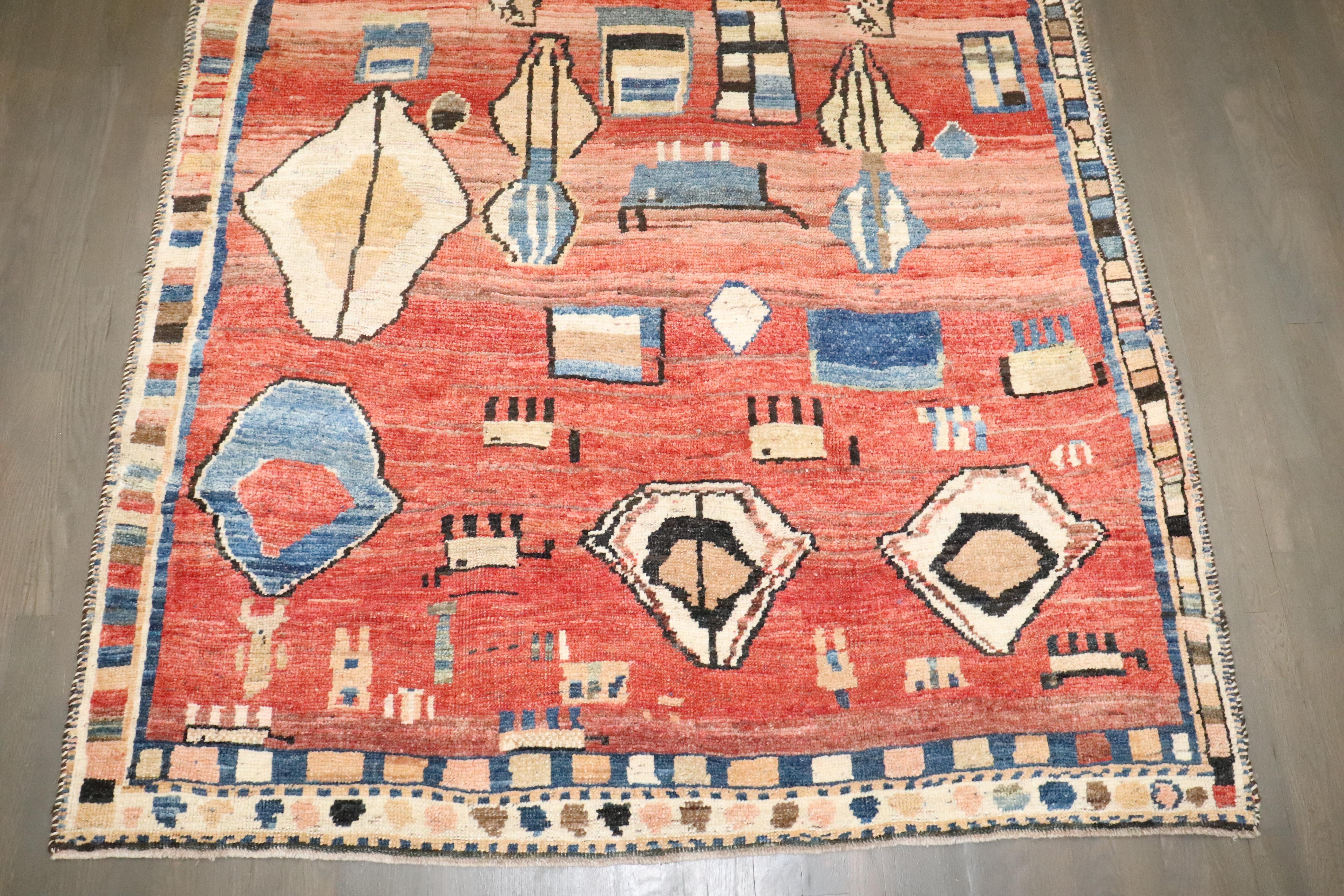 Annodato a mano Tappeto Zabihi Collection Tribal Abstract Antique Persian Gabbeh in vendita