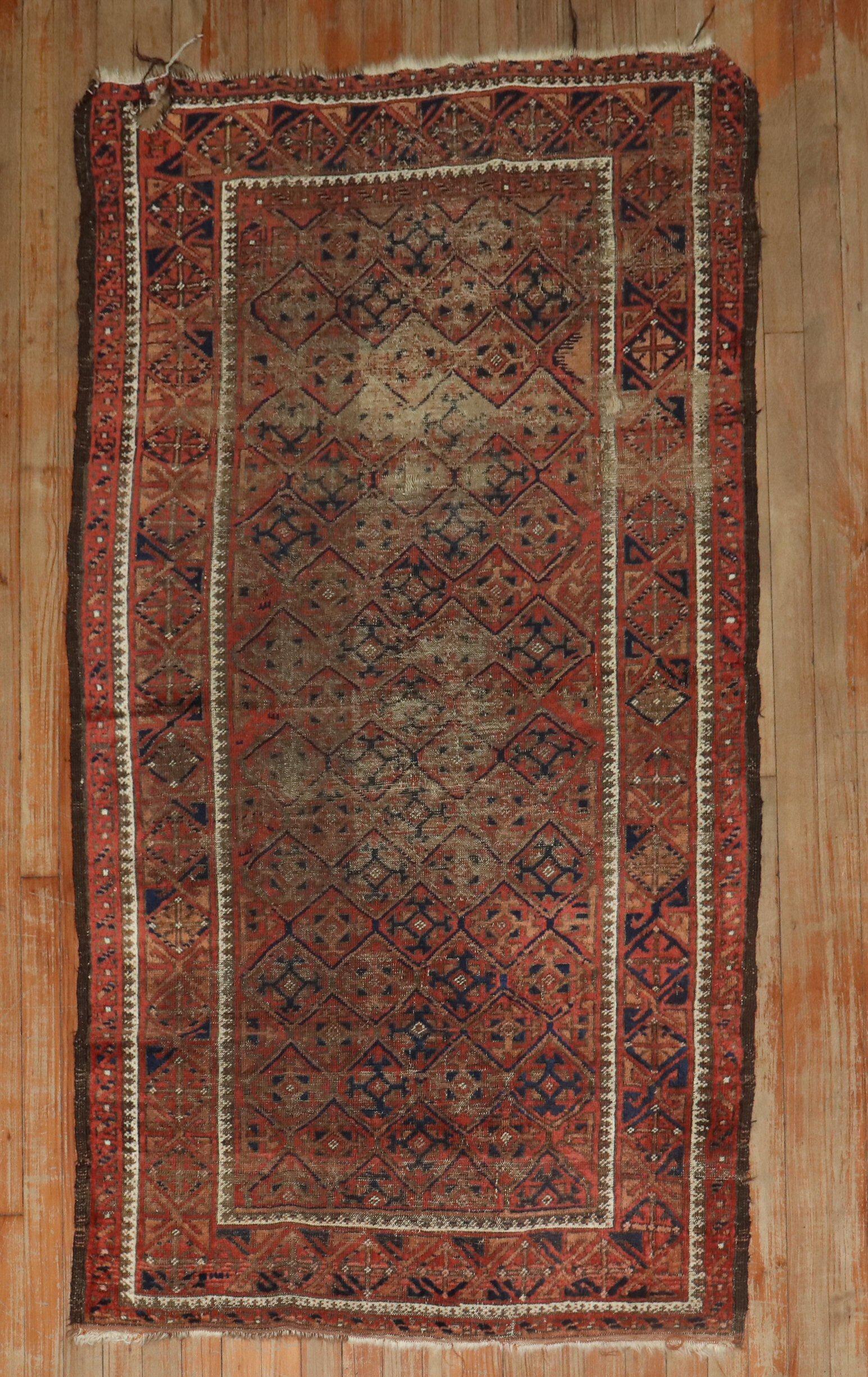 Zabihi Collection Tappeto Tribale Marrone Arancione Distressed Persiano Balouch In condizioni deteriorate in vendita a New York, NY