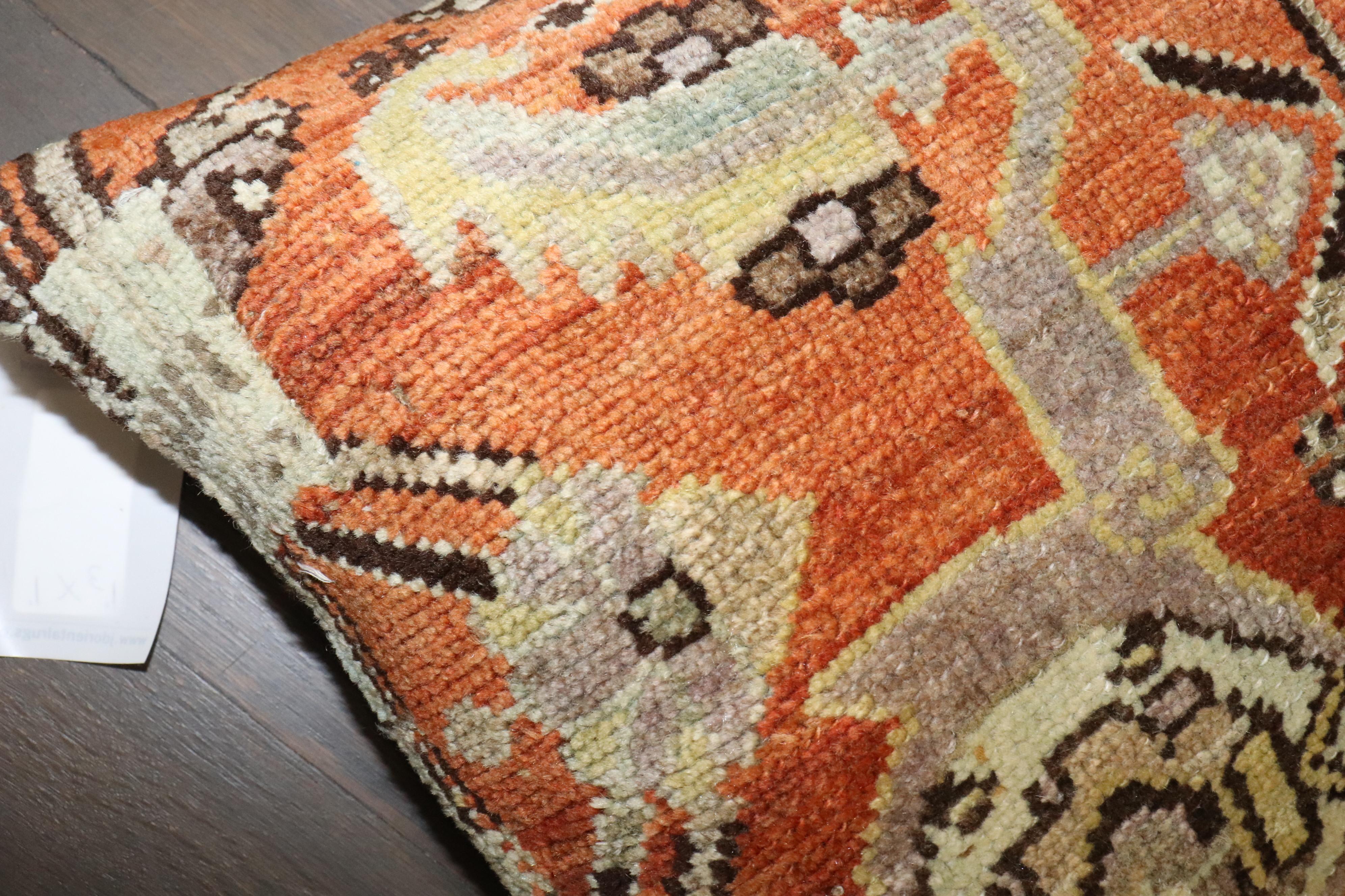 20ième siècle Grand coussin persan tribal de la collection Zabihi en vente