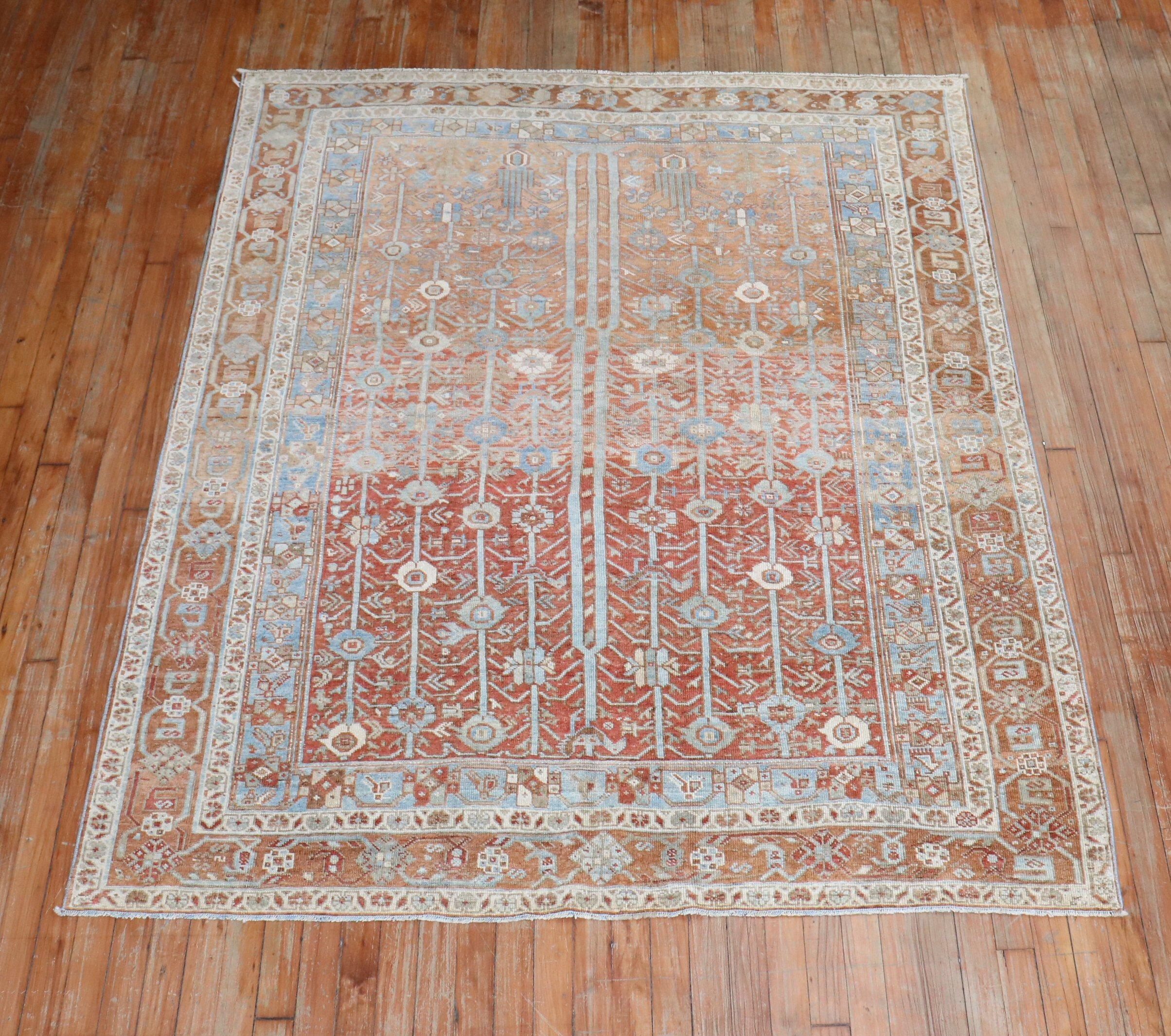 Tapis carré d'appoint persan tribal de la collection Zabihi en vente 2