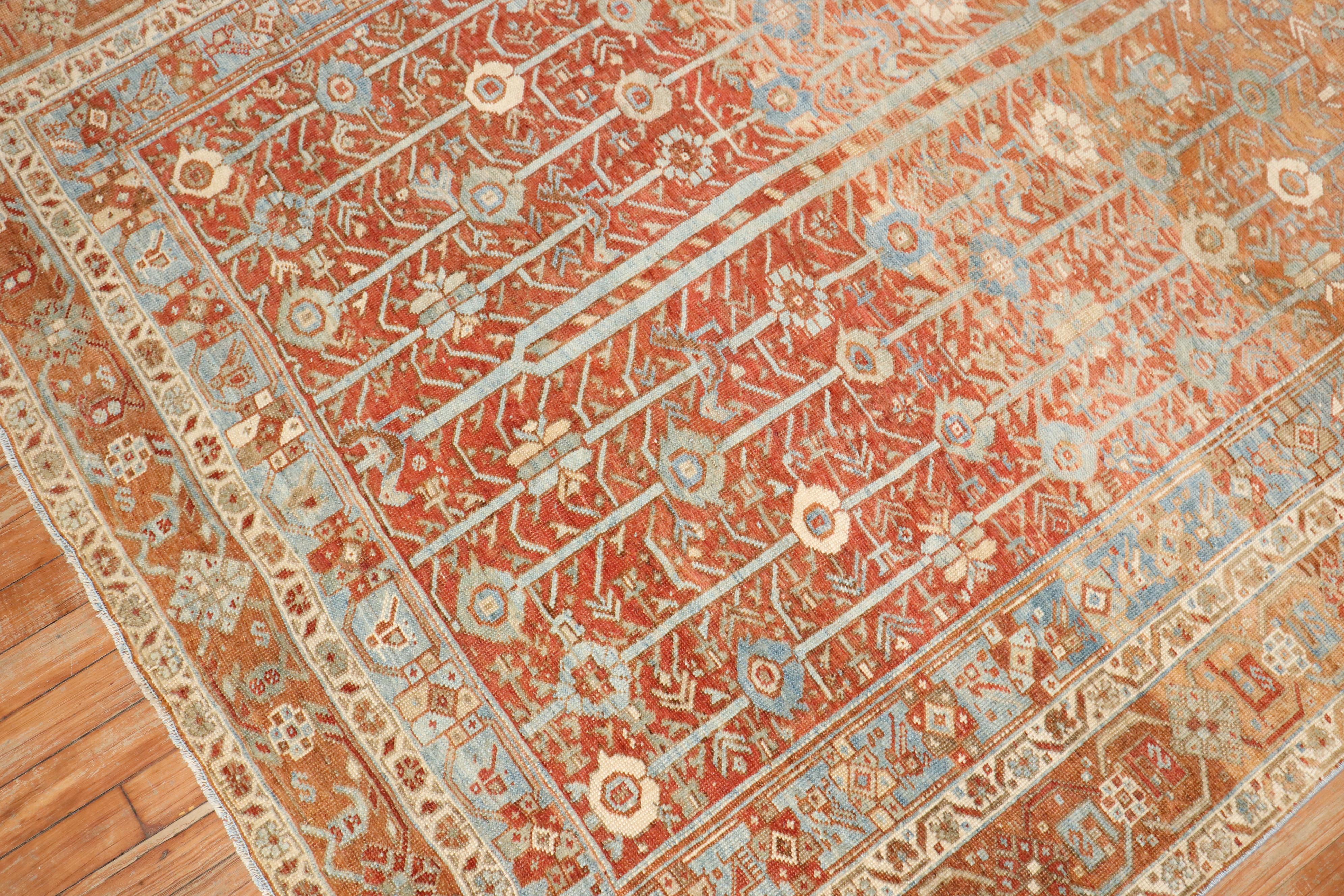 Tapis carré d'appoint persan tribal de la collection Zabihi en vente 1