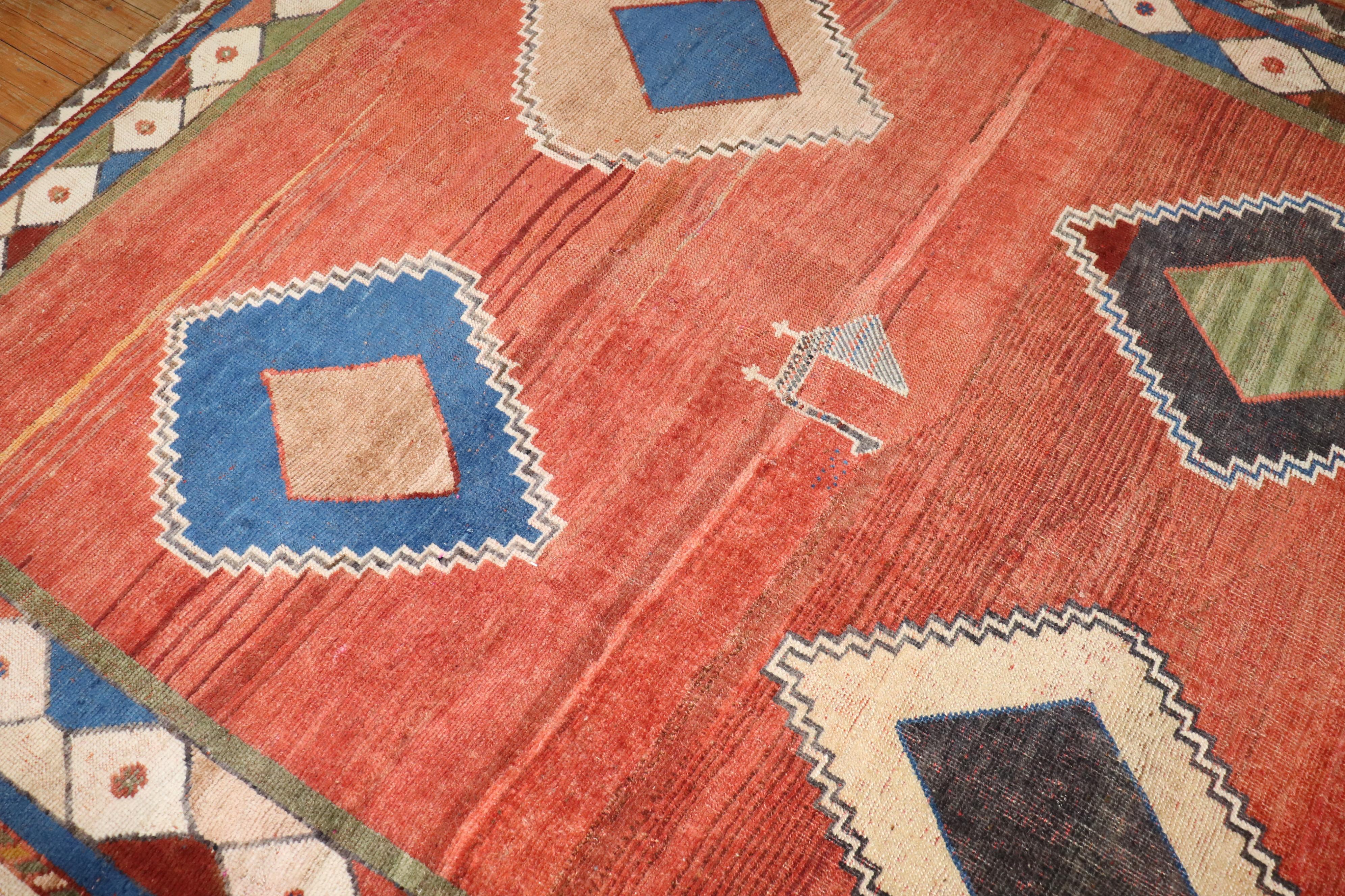 Quadratischer antiker persischer Gabbeh-Teppich aus der Zabihi-Kollektion im Angebot 8