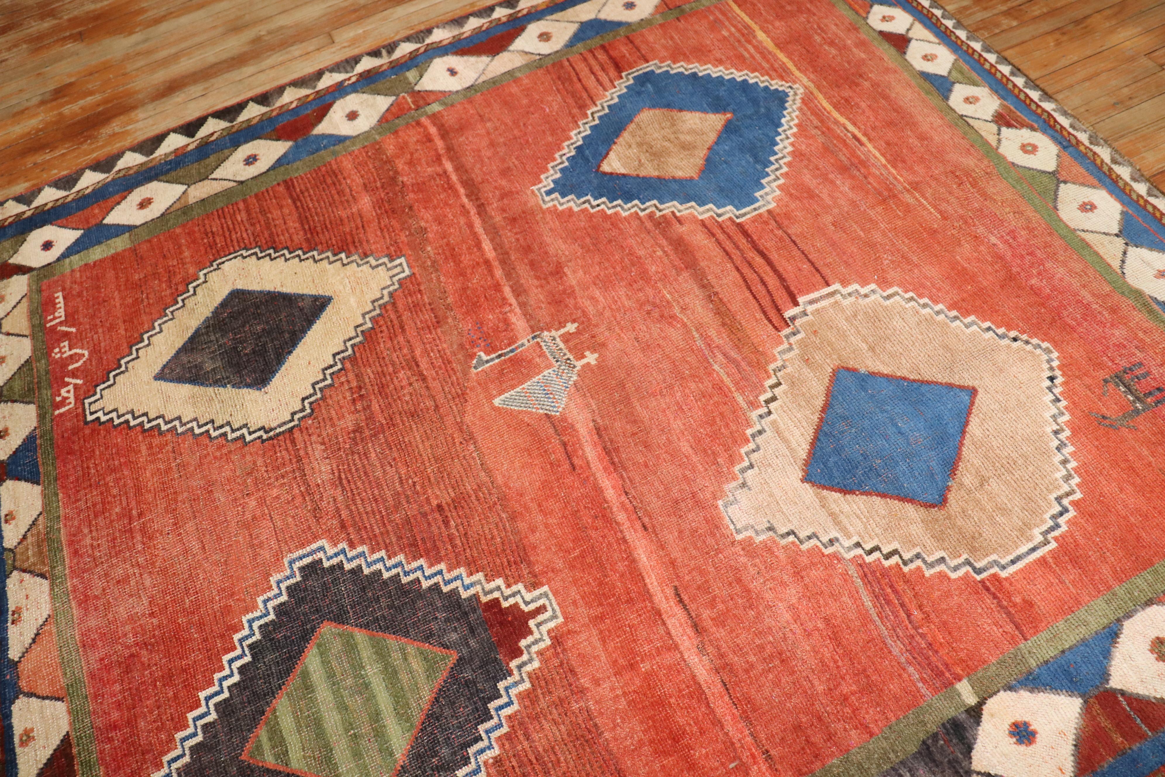 Quadratischer antiker persischer Gabbeh-Teppich aus der Zabihi-Kollektion im Zustand „Gut“ im Angebot in New York, NY
