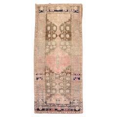 Alfombra de pasillo turca vintage de estilo tribal de la colección Zabihi