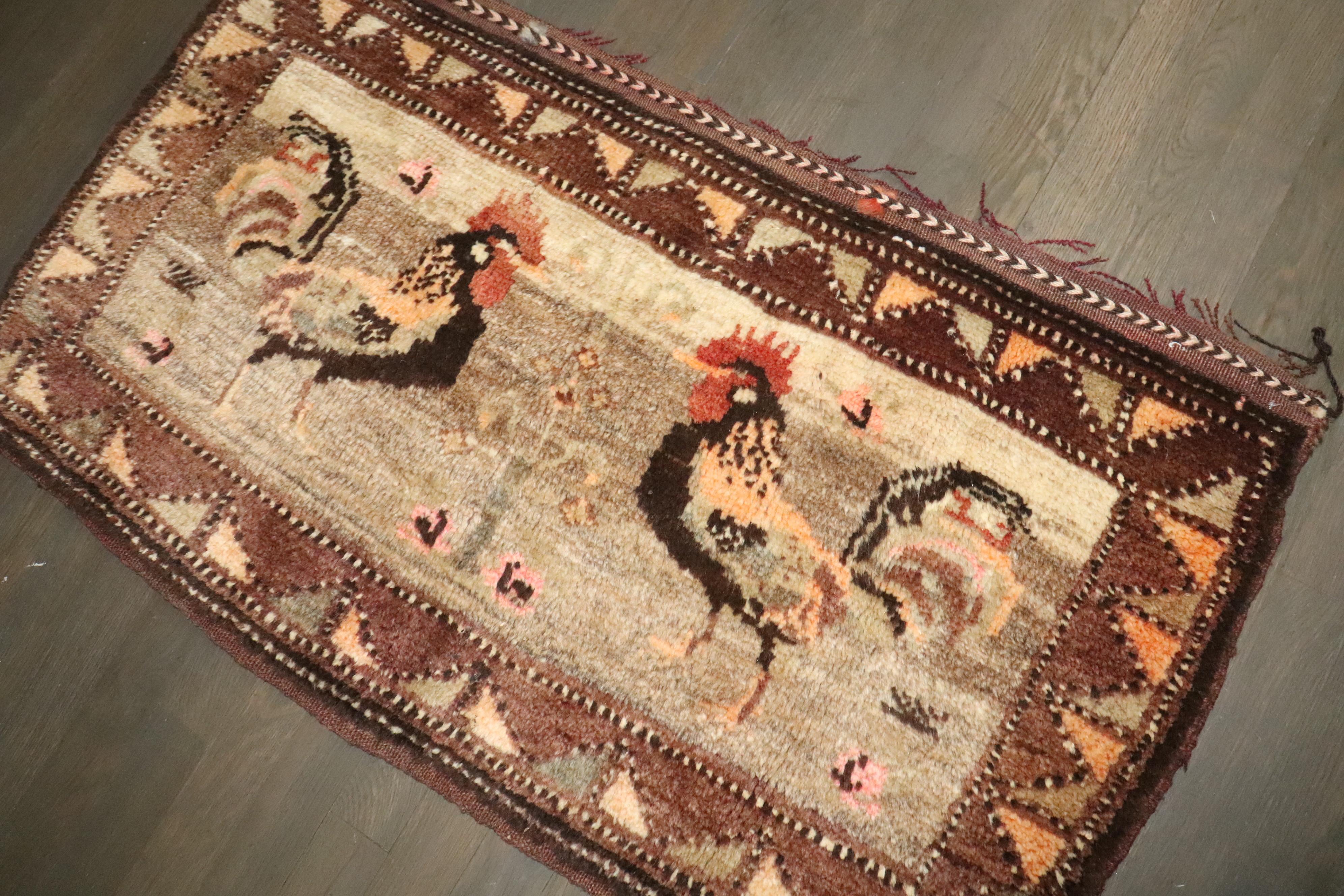 Zabihi Collection Turkish Kars Small Roosters Rug (Türkisch) im Angebot