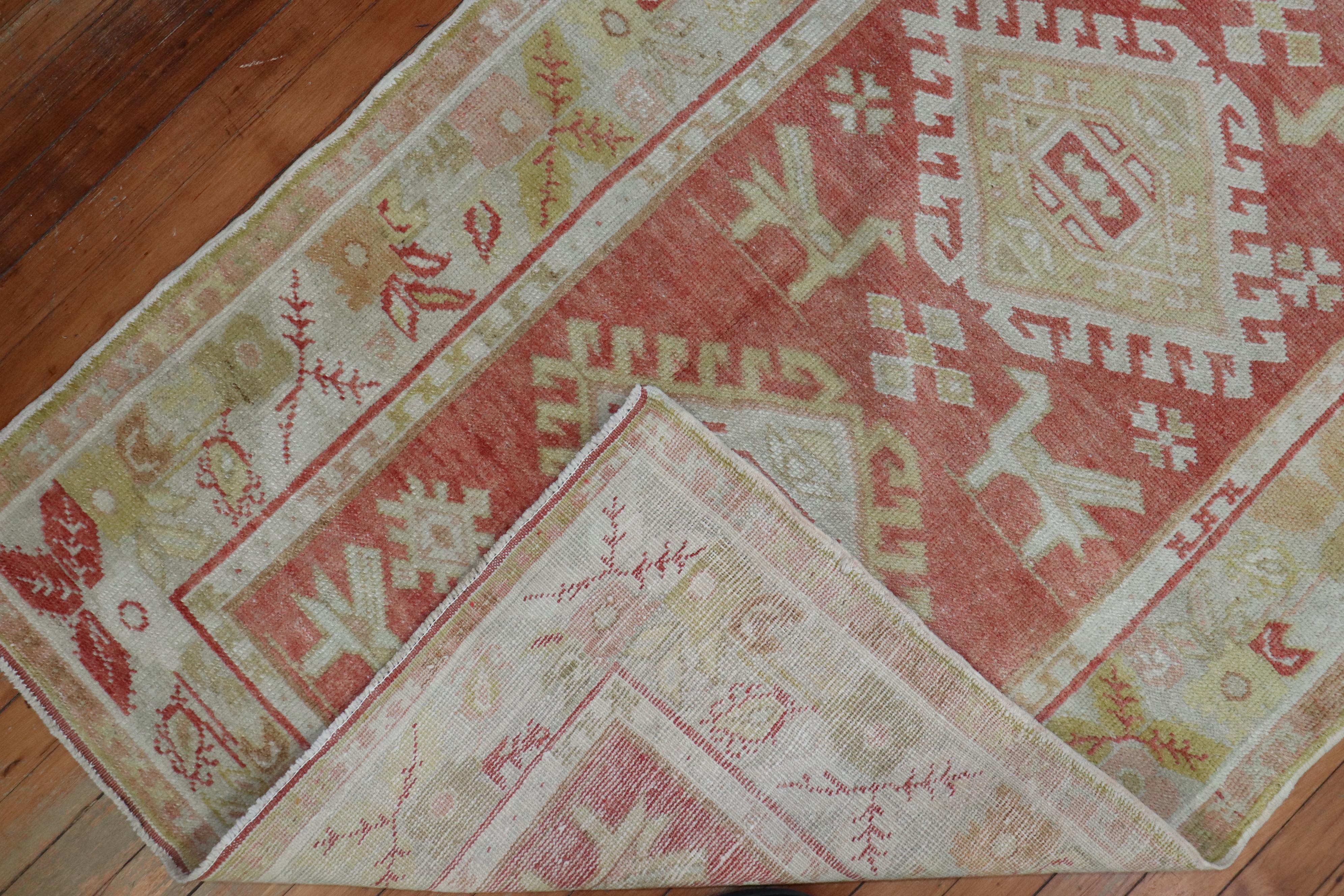 Zabihi Collection Oushak turco Piccione piccolo runner In condizioni buone in vendita a New York, NY