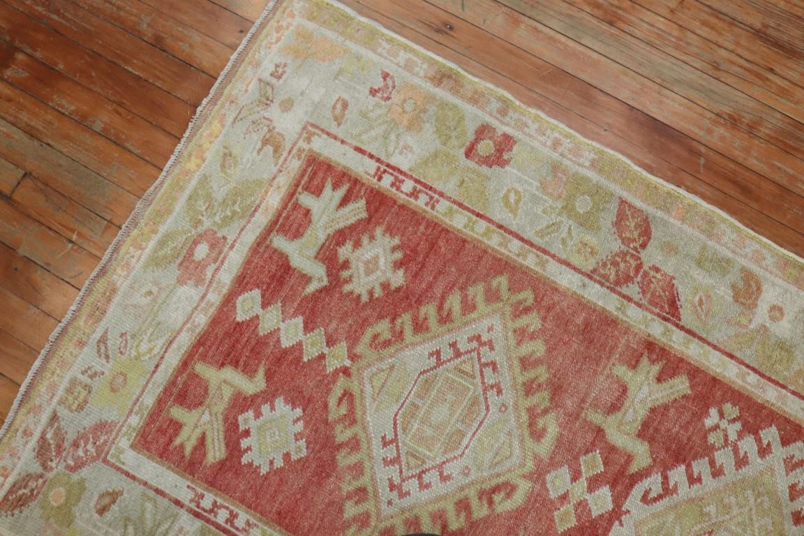 Lana Zabihi Collection Oushak turco Piccione piccolo runner in vendita
