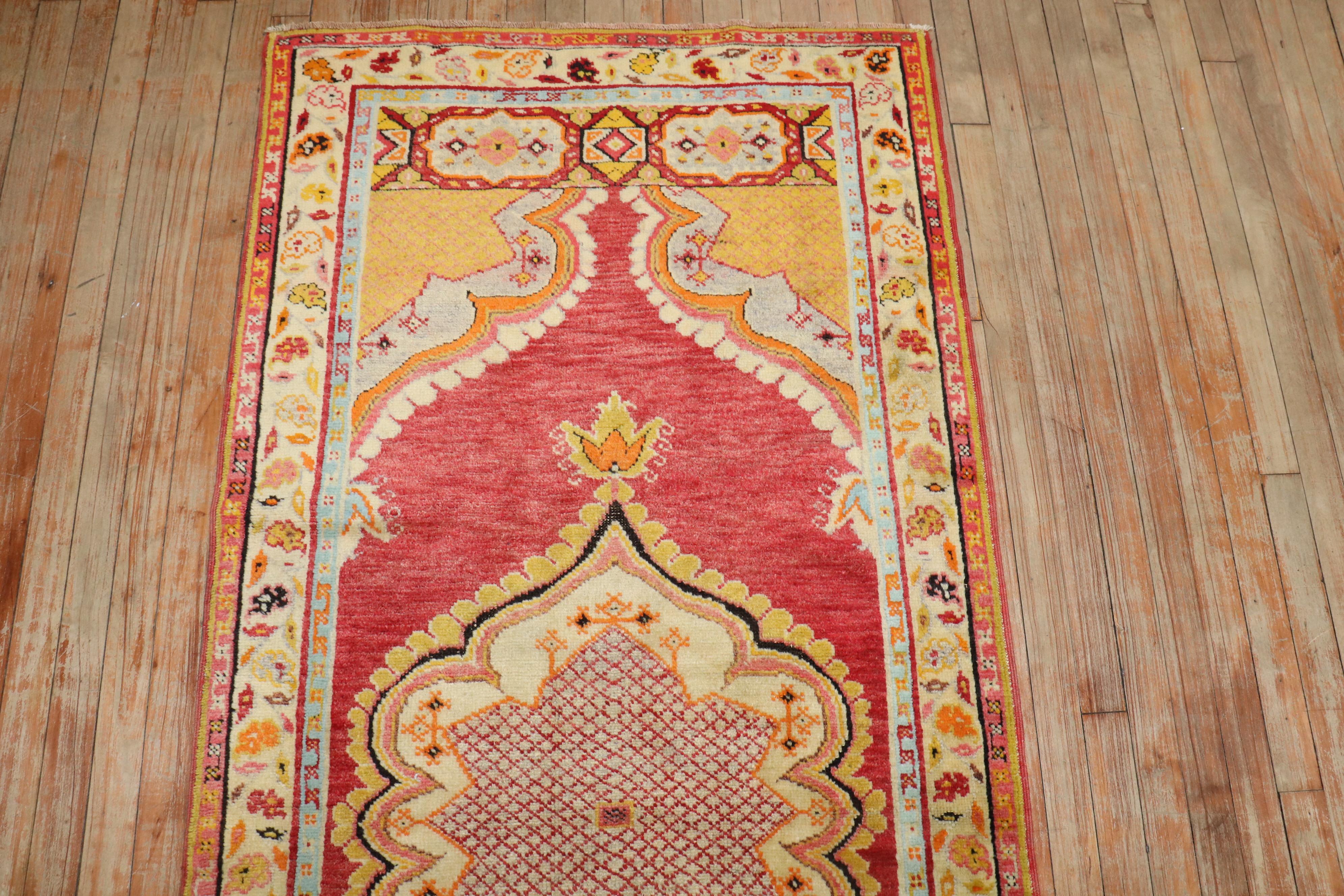Petit chemin de table en oushak turc de la Collection Zabihi Bon état - En vente à New York, NY