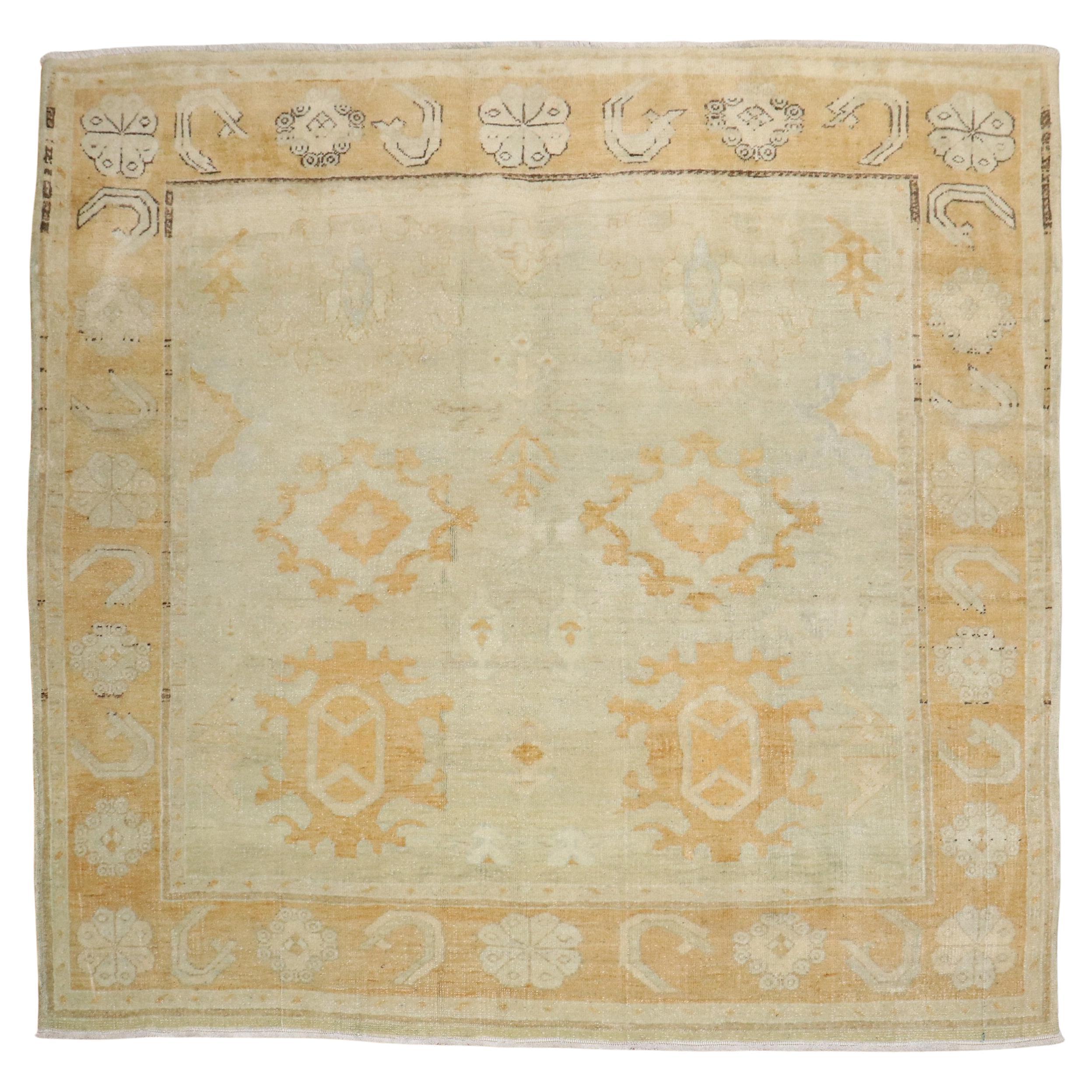 Tapis carré turc Oushak de la collection Zabihi