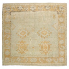 Tapis carré turc Oushak de la collection Zabihi