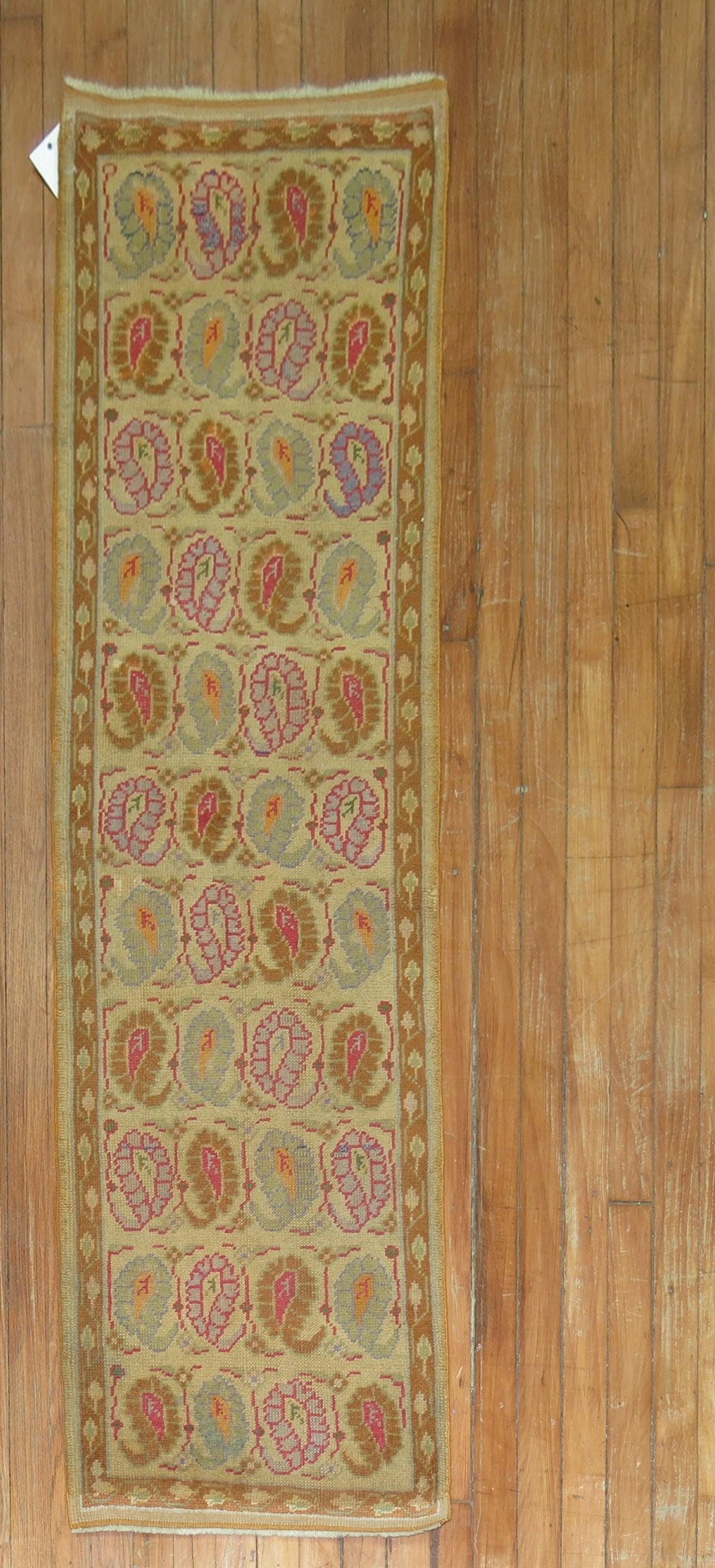Zabihi Kollektion Türkischer Läufer mit Paisley-Motiv Kleine Größe (Tabriz) im Angebot
