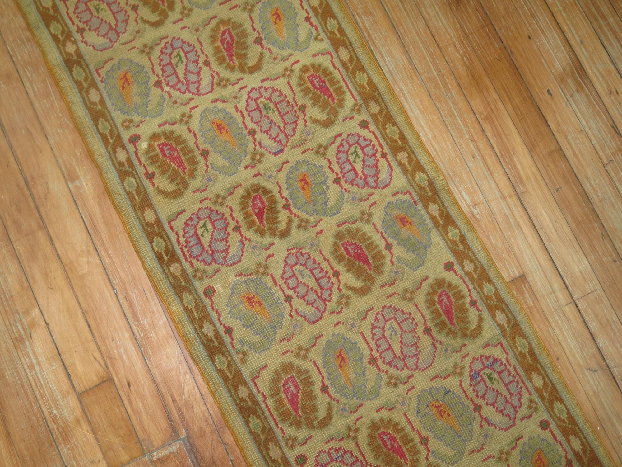 Zabihi Kollektion Türkischer Läufer mit Paisley-Motiv Kleine Größe (Wolle) im Angebot