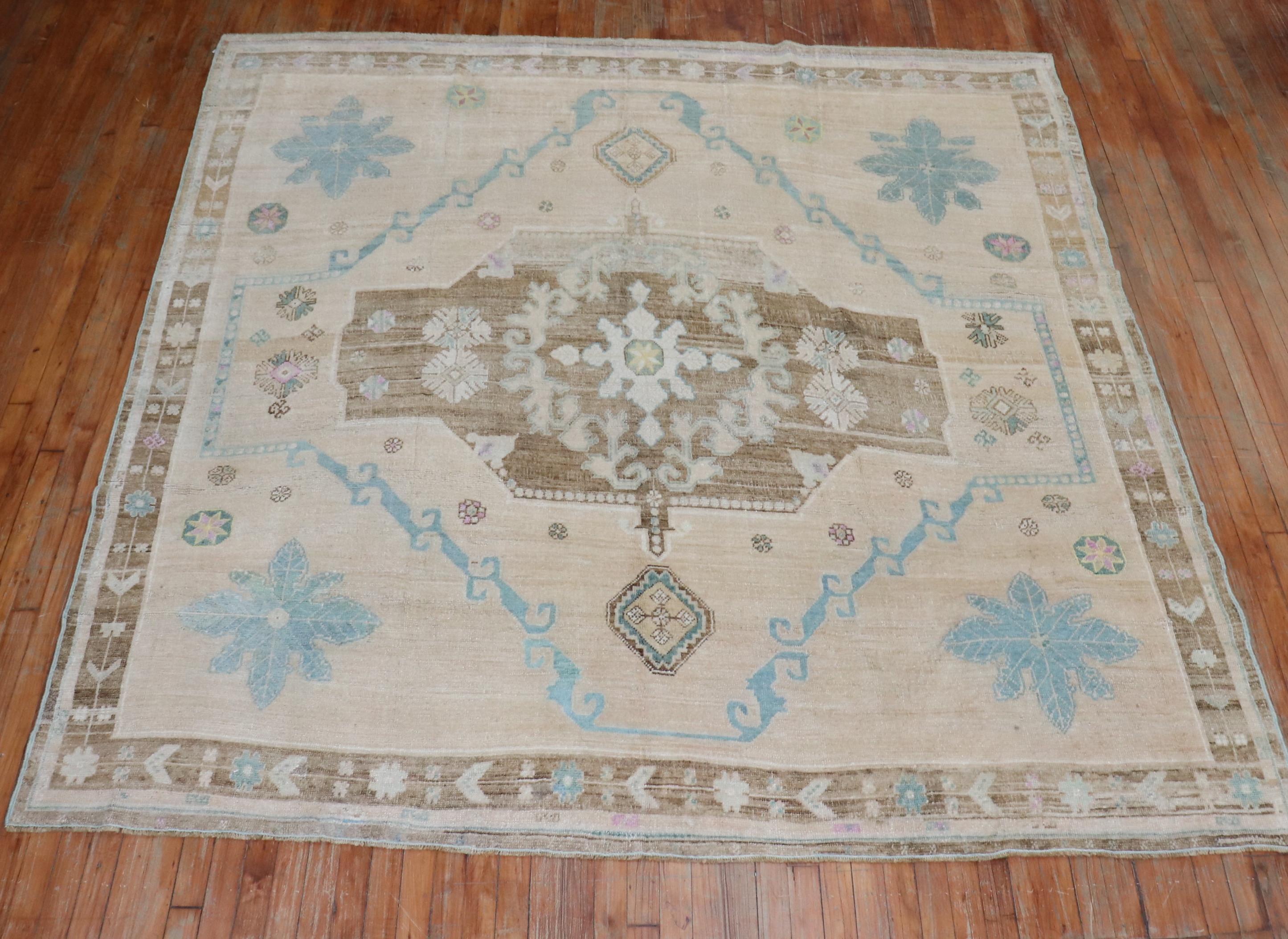 Tapis carré turc vintage collection Zabihi en vente 3