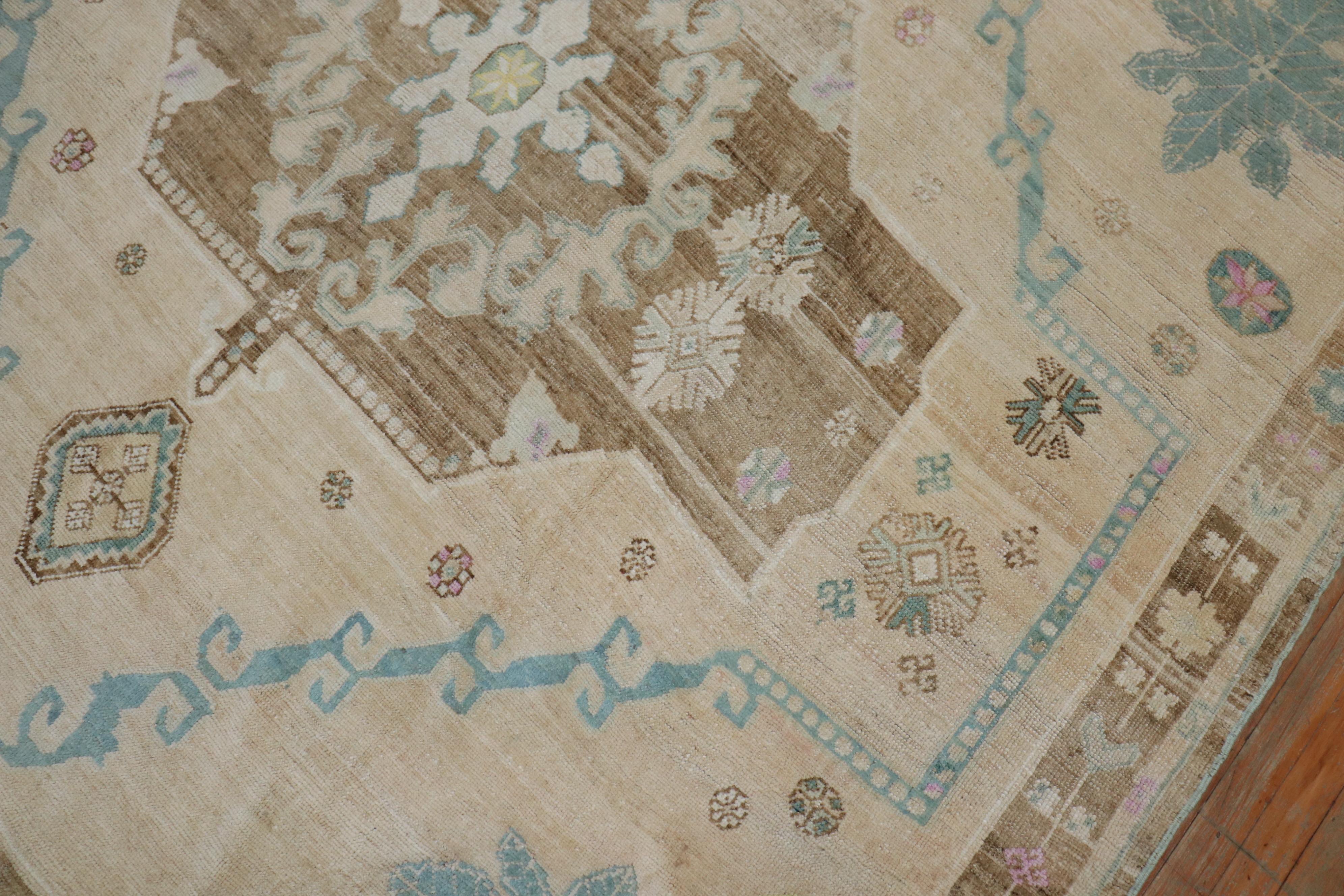 Noué à la main Tapis carré turc vintage collection Zabihi en vente