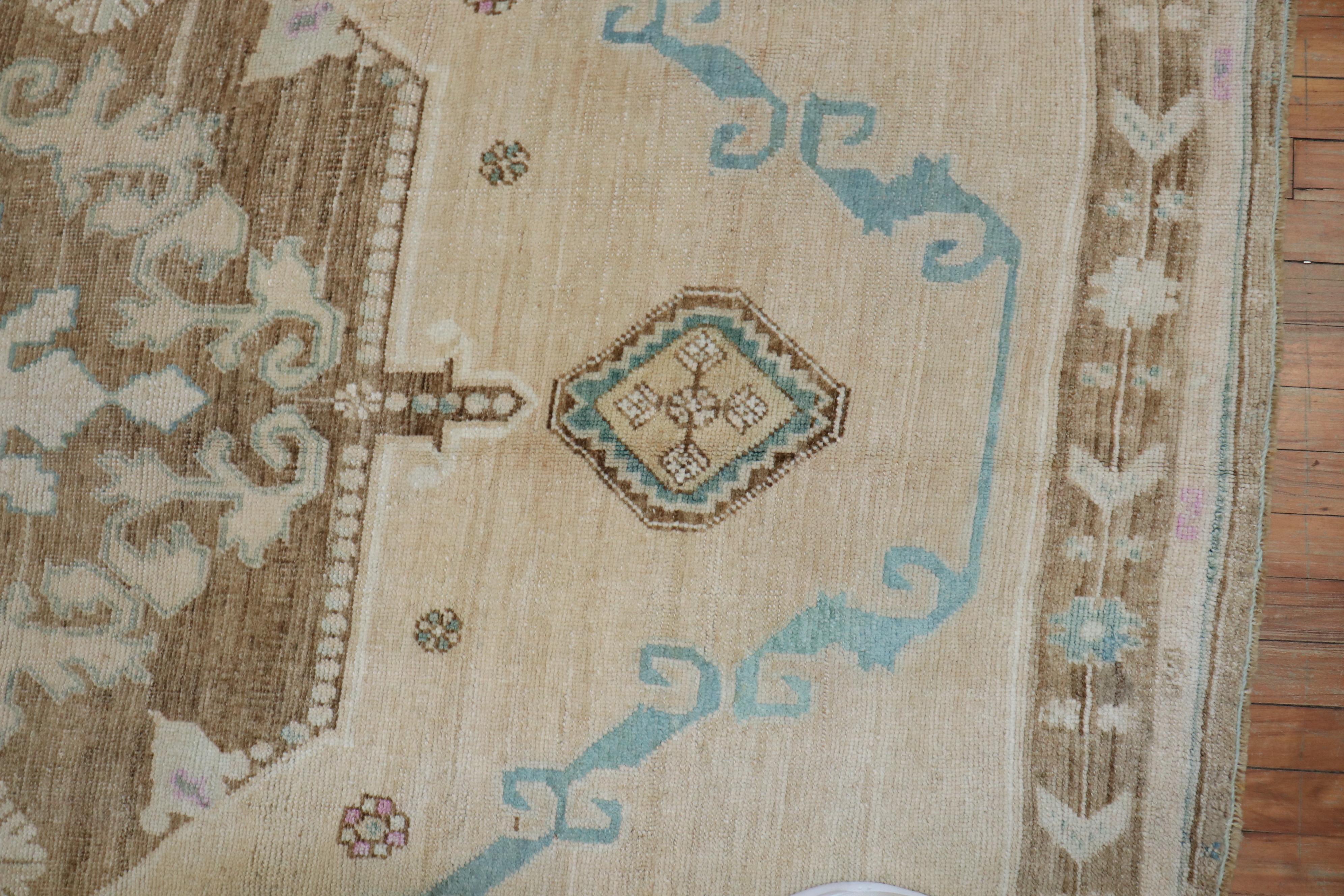 Tapis carré turc vintage collection Zabihi en vente 1