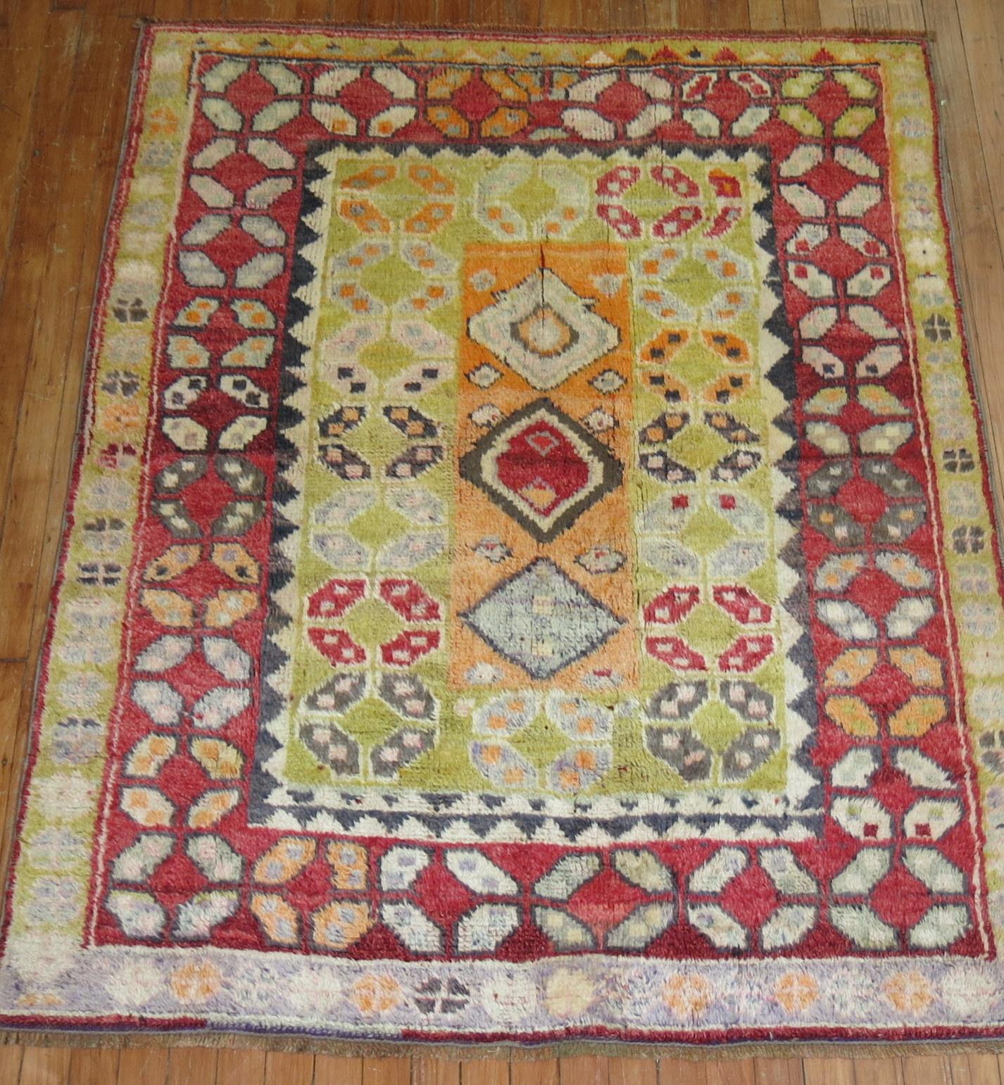 Bohemian mid-20th century Turkish Tulu rug 

rug no. r4613
size 4' 3