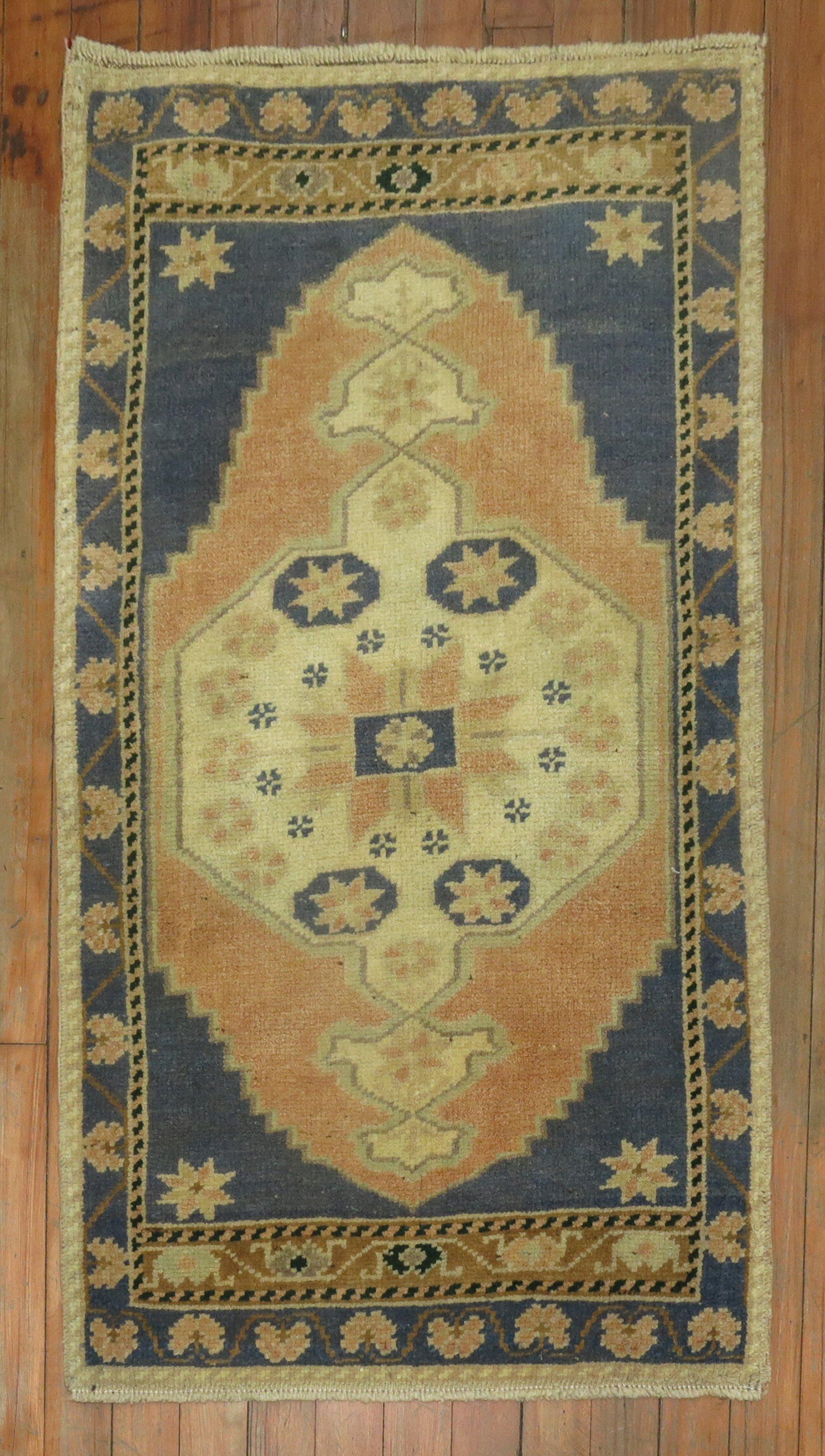 A vintage Anatolian Turkish Yastik rug mat 

Measures: 1'5” x 3'11”