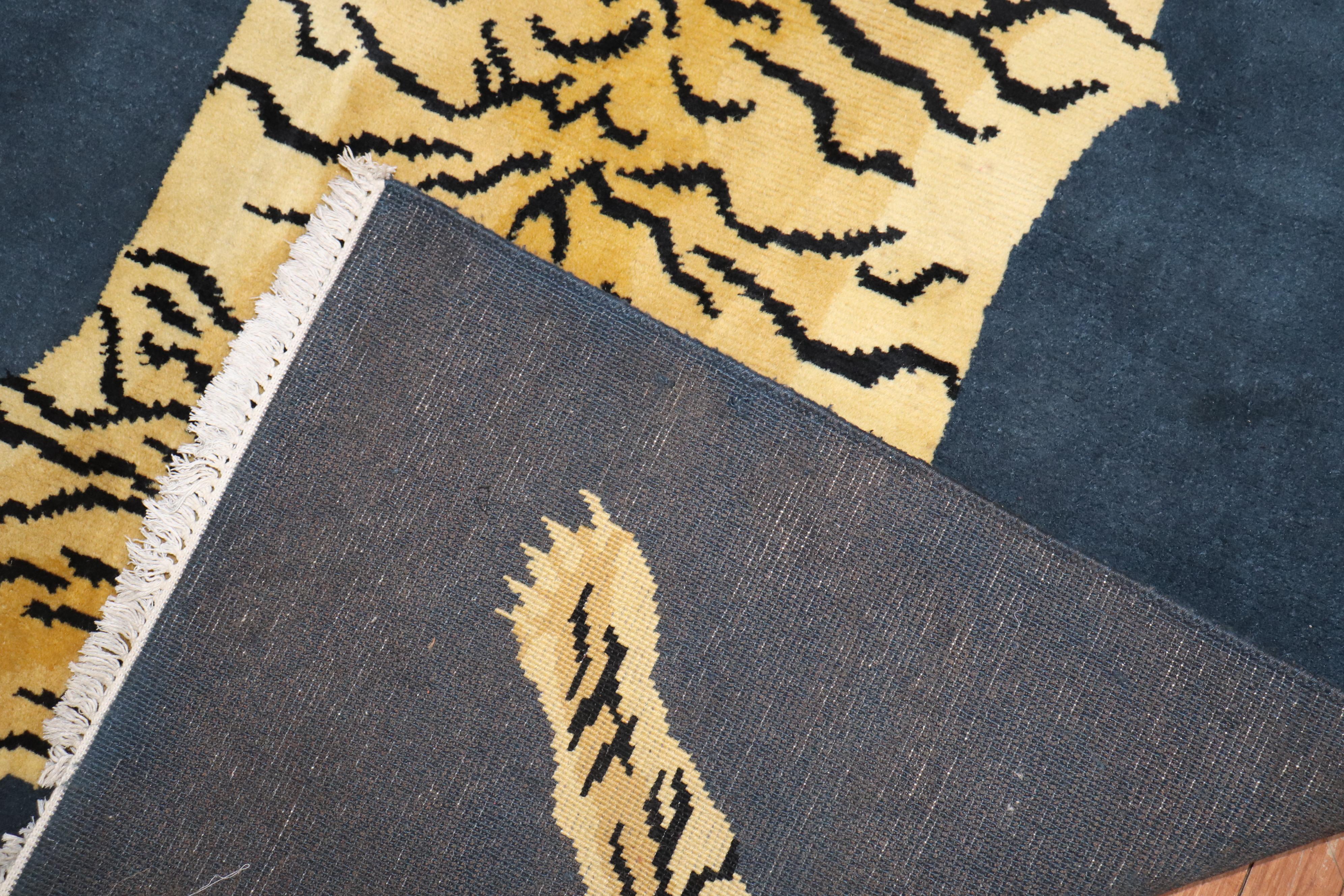 Indien Tapis tigre indien vintage de la collection Zabihi en vente