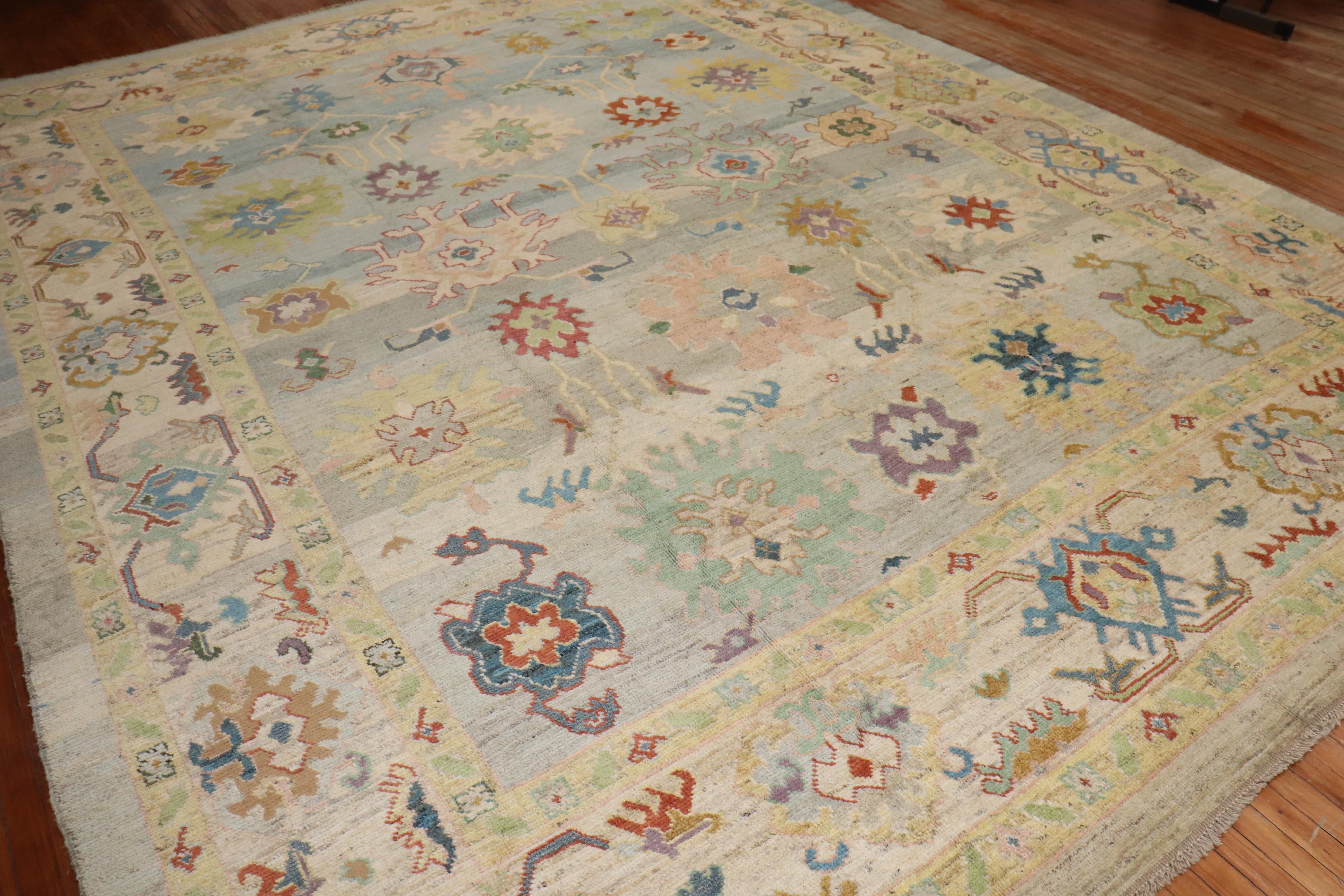 Colección Zabihi Alfombra Oushak grande de inspiración vintage en venta 5