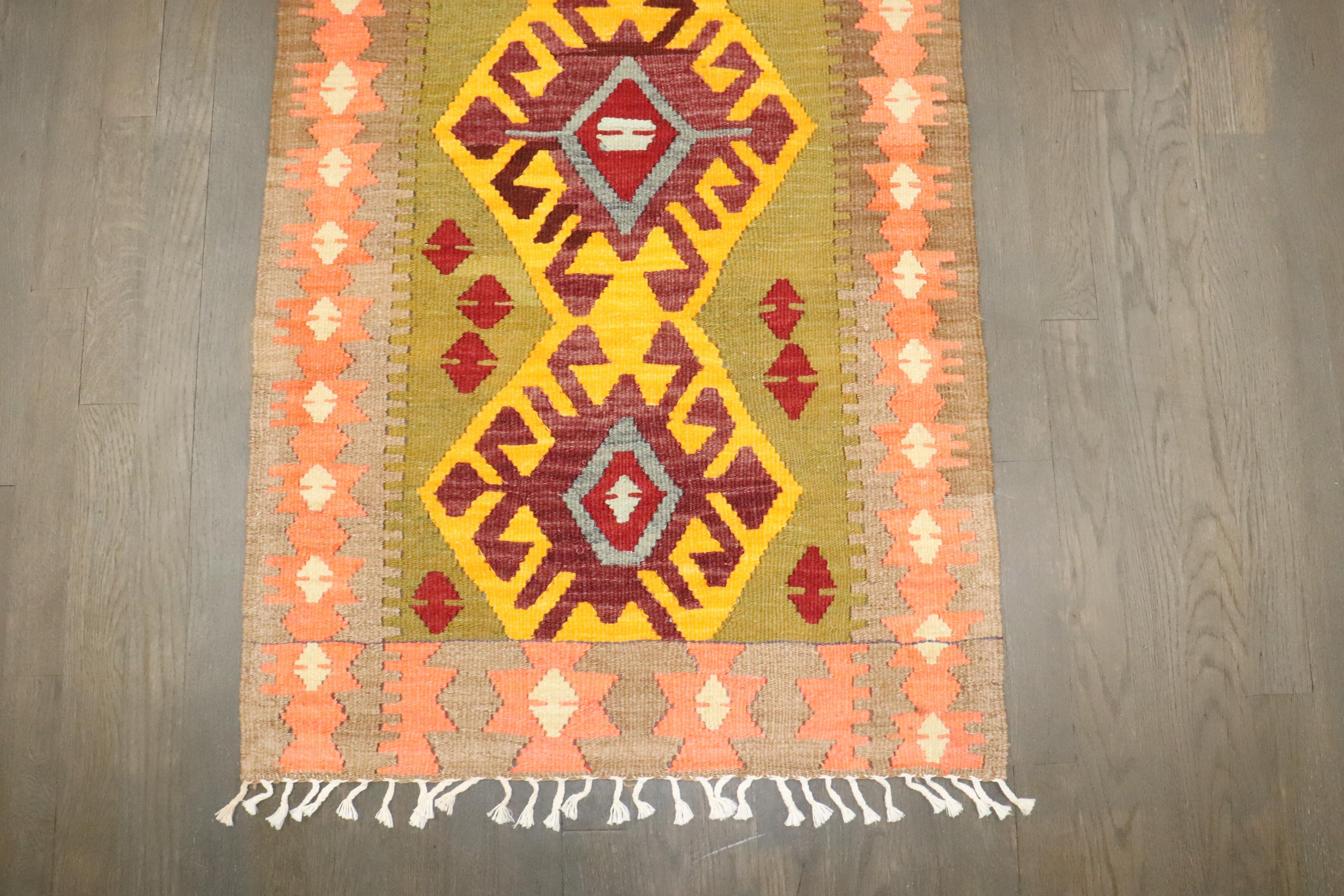 Zabihi Collection Vintage Lime Green Yellow Throw Kilim (Türkisch) im Angebot