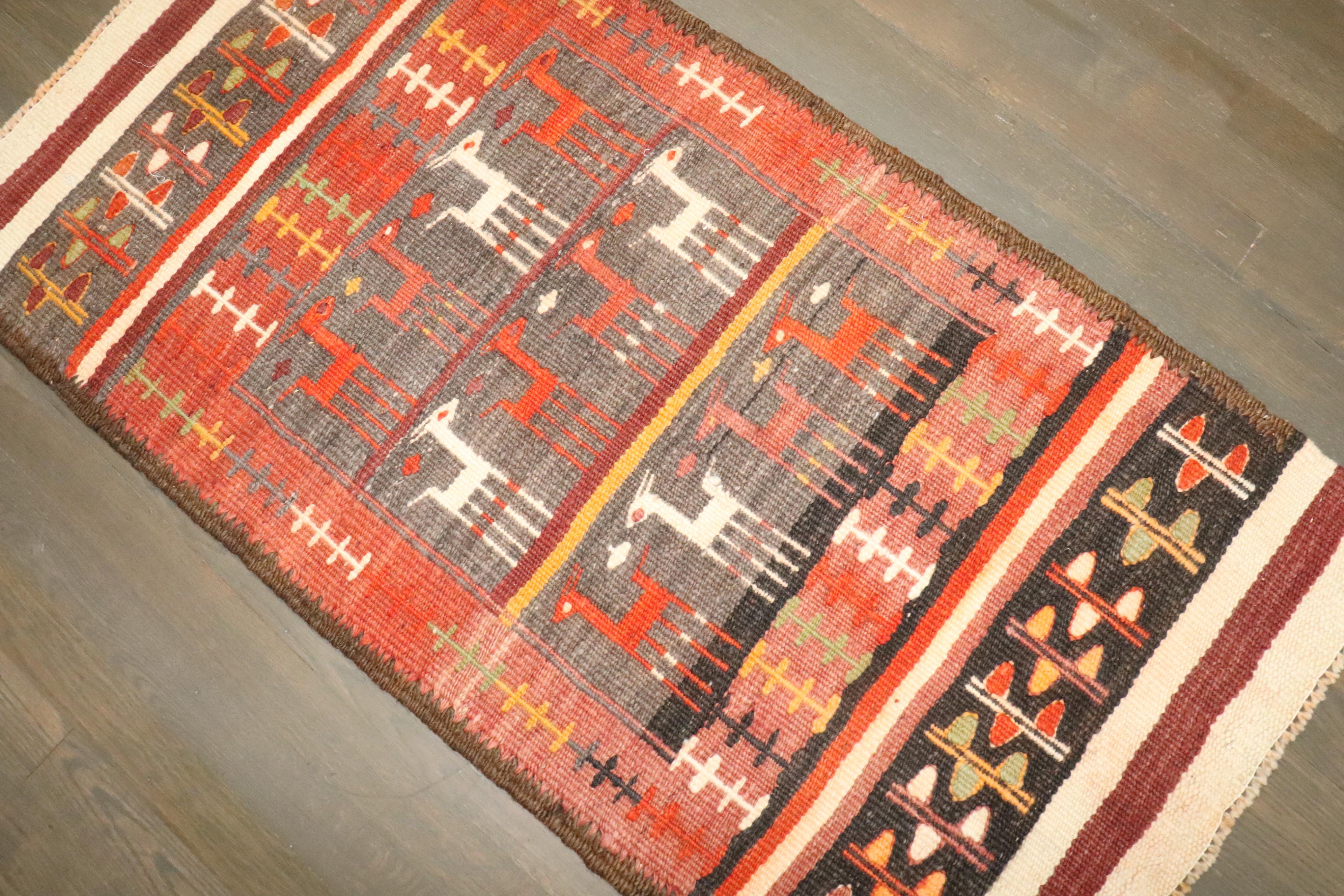 Marocchino Zabihi Collection Vintage marocchino animale Kilim a trama piatta in vendita