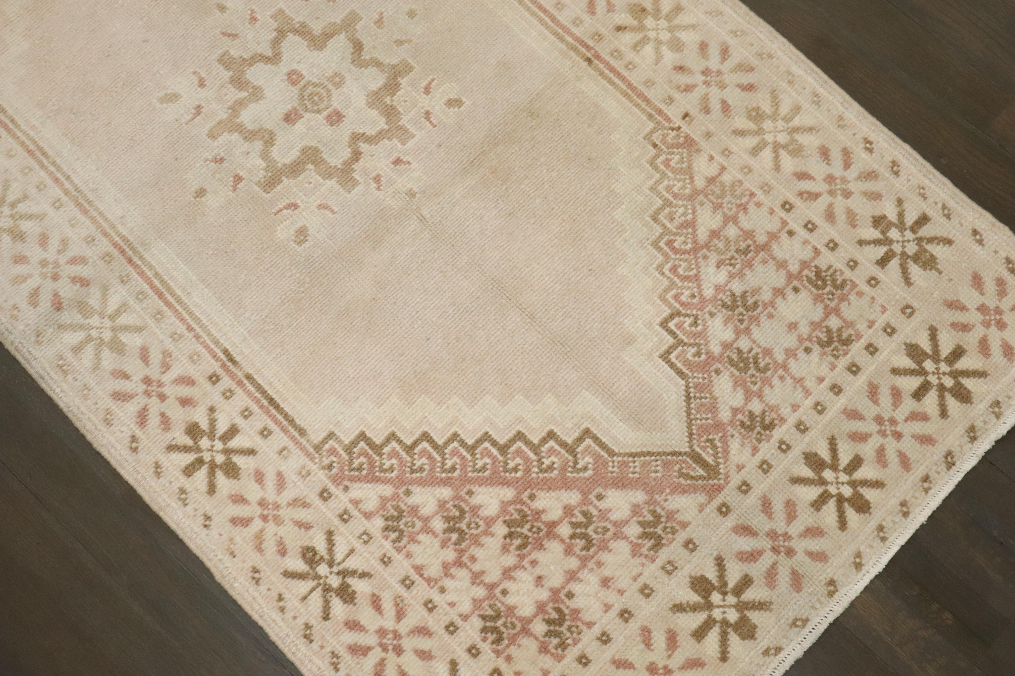 Alfombra marroquí neutra vintage de la colección Zabihi Moderno de mediados de siglo en venta